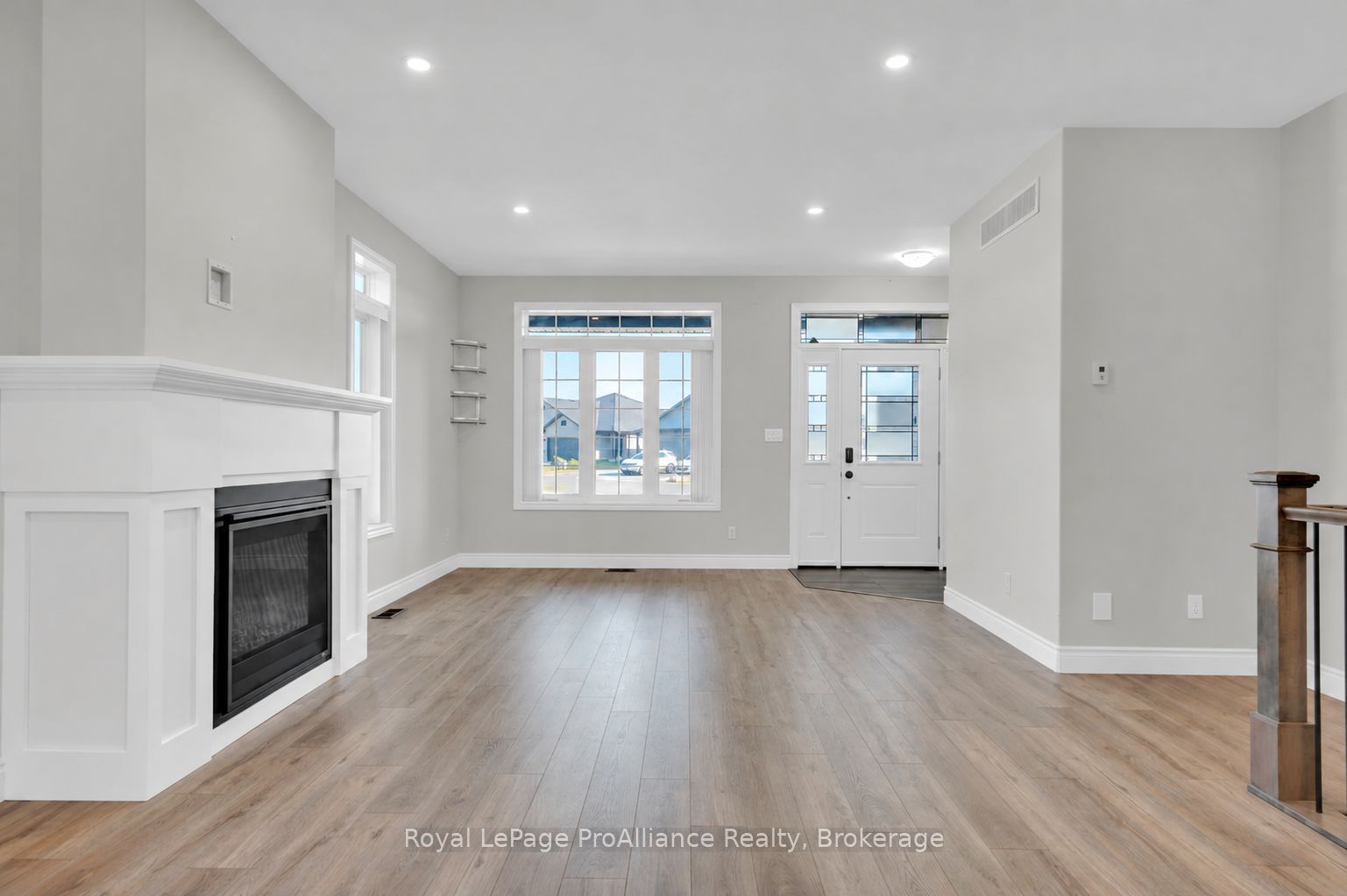 16 Lehtinen Crescent Property Photo 4