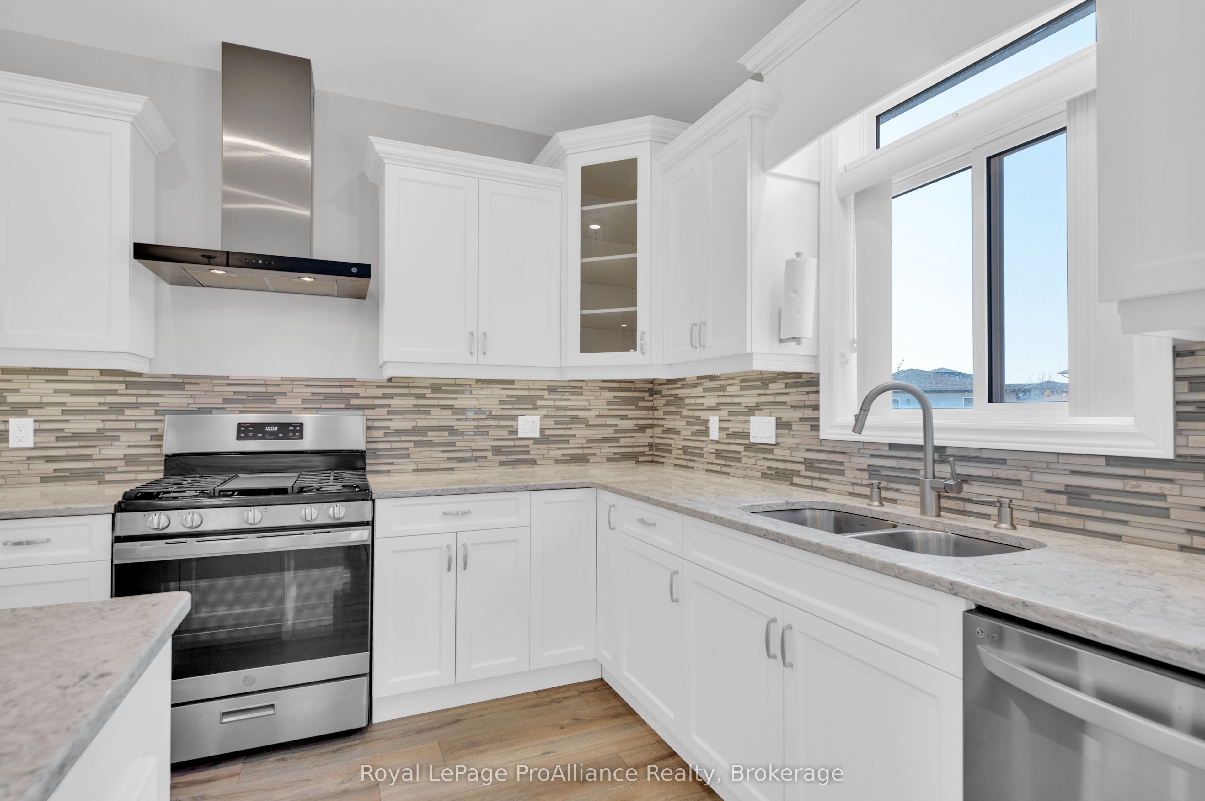 16 Lehtinen Crescent Property Photo 10