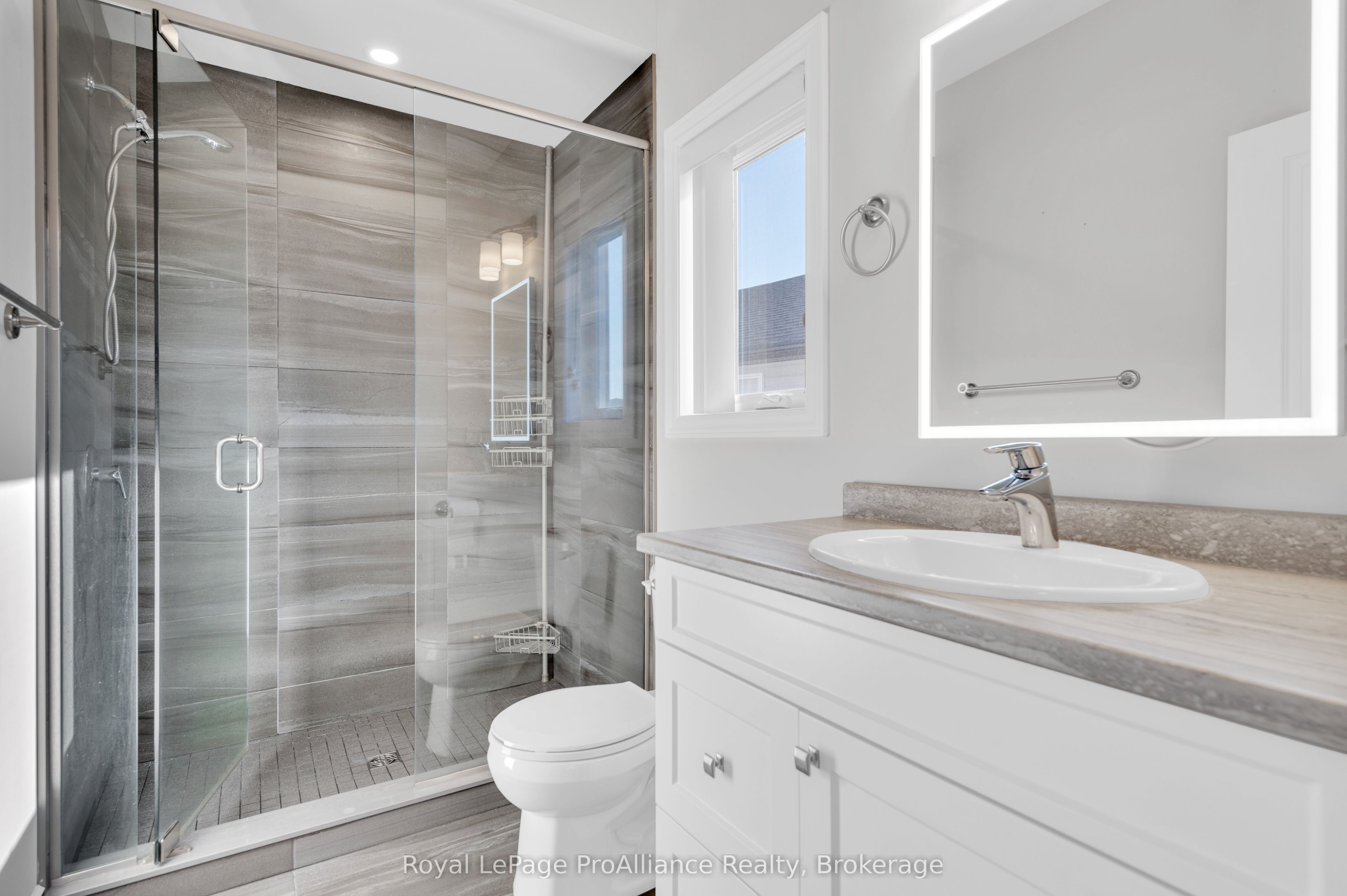 16 Lehtinen Crescent Property Photo 14