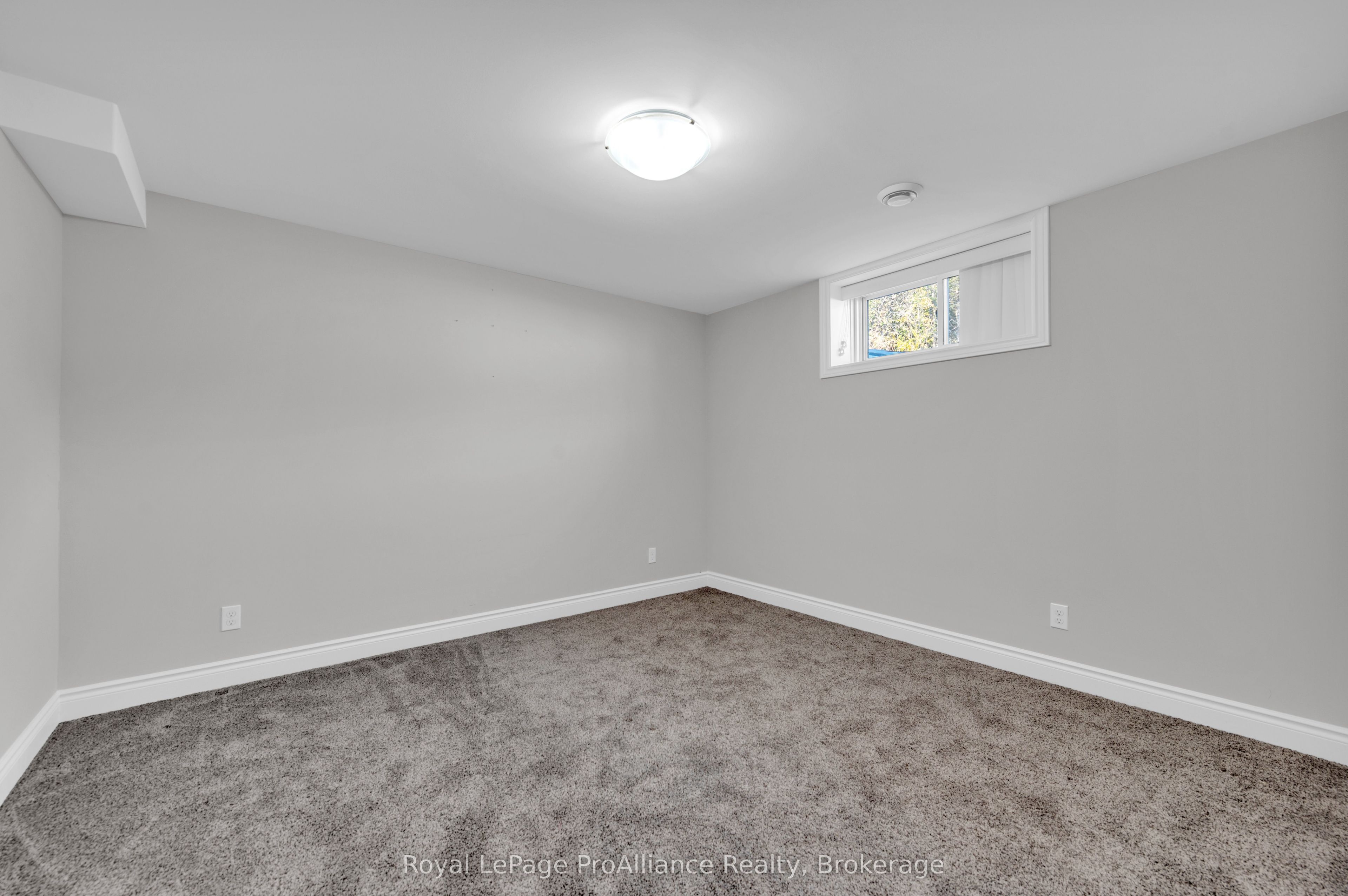 16 Lehtinen Crescent Property Photo 18