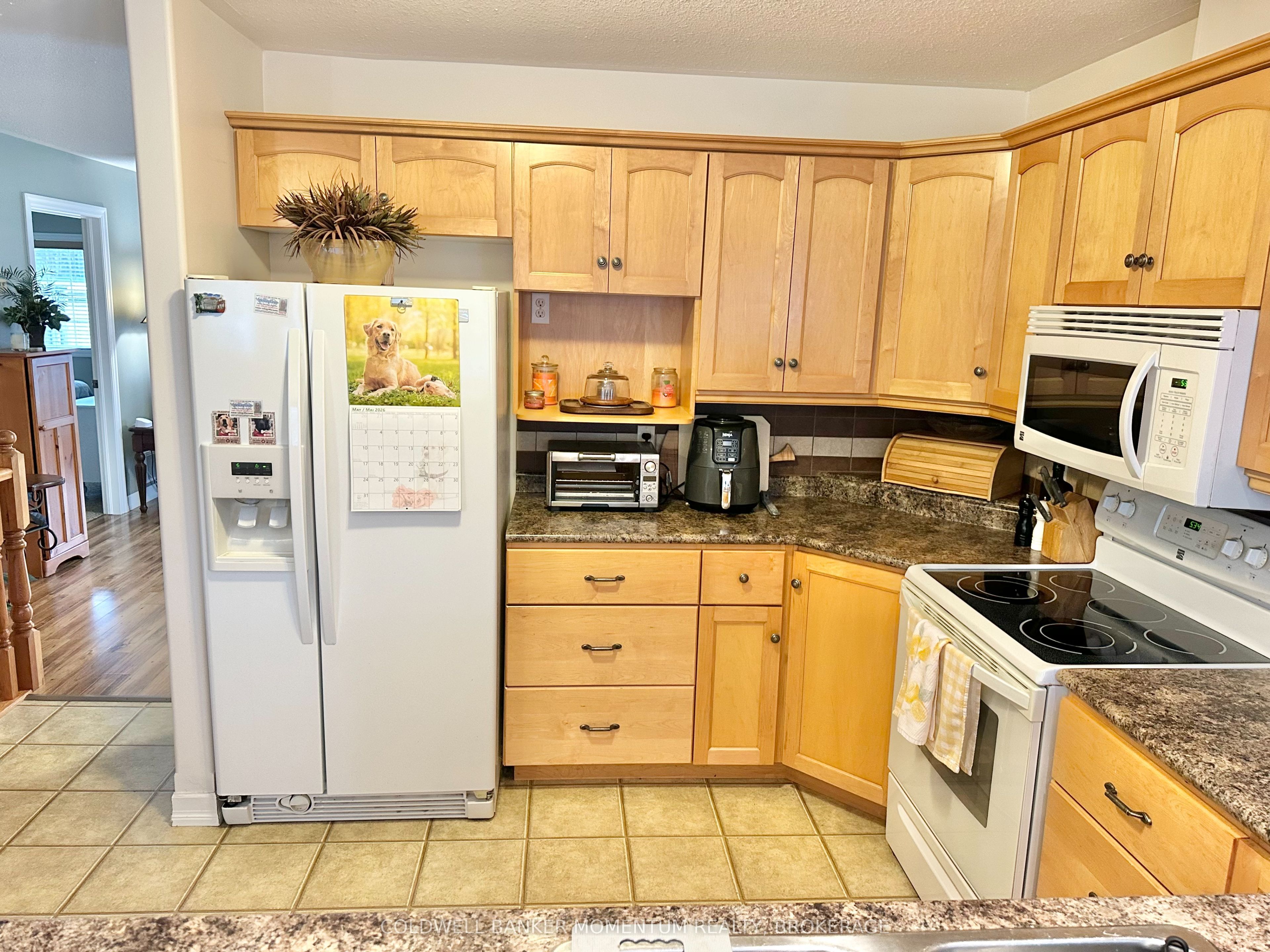 409 Queen Street 4 Property Photo 10