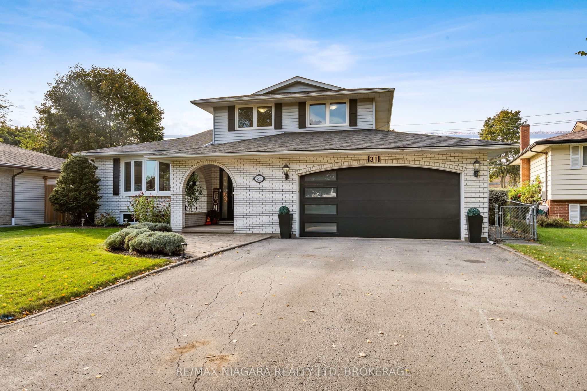 31 Jessica Drive Property Photo 1