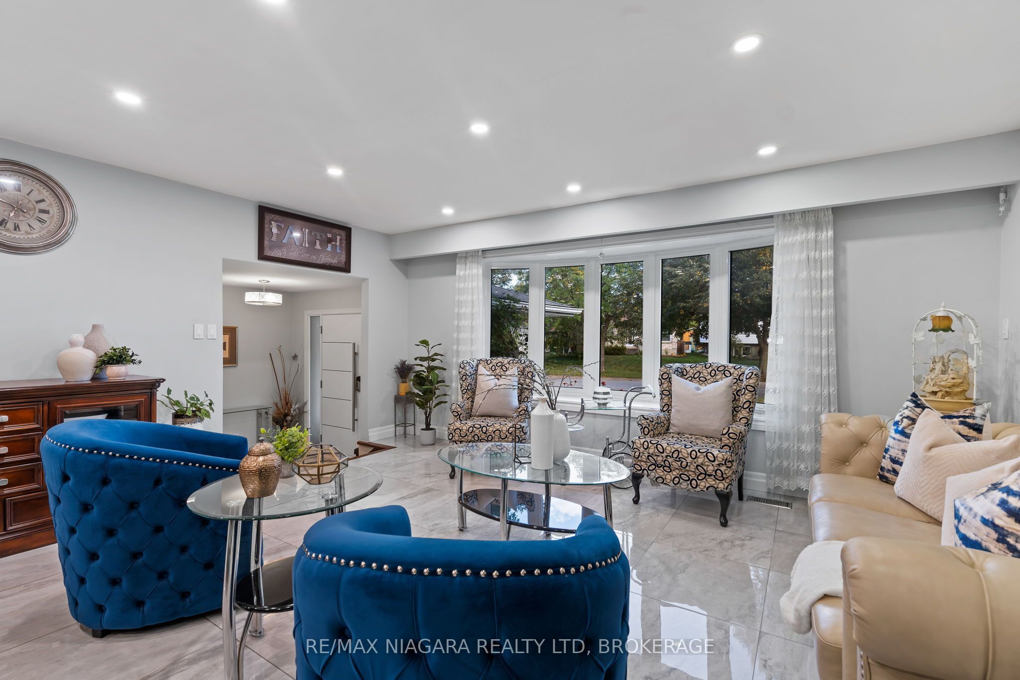 31 Jessica Drive Property Photo 6