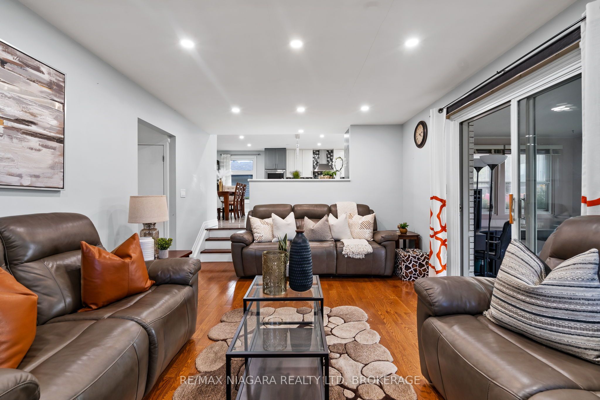 31 Jessica Drive Property Photo 12