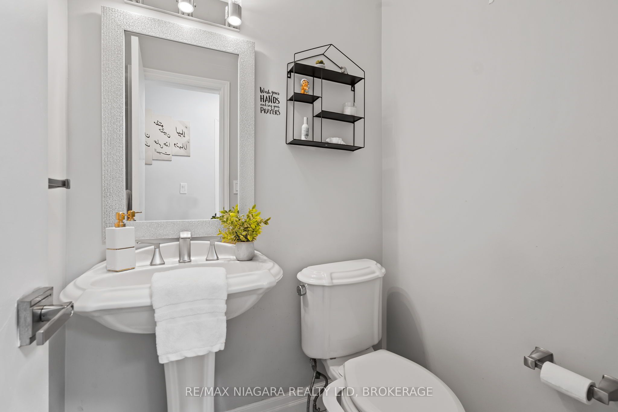 31 Jessica Drive Property Photo 13