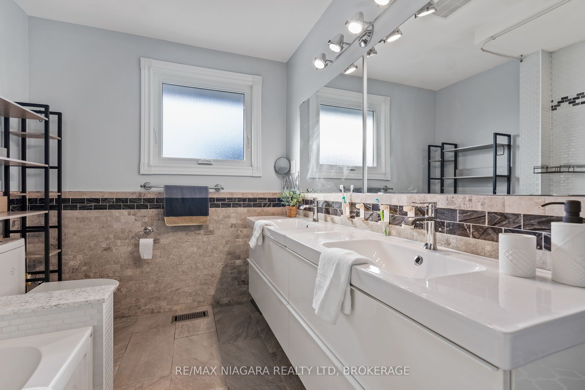 31 Jessica Drive Property Photo 19
