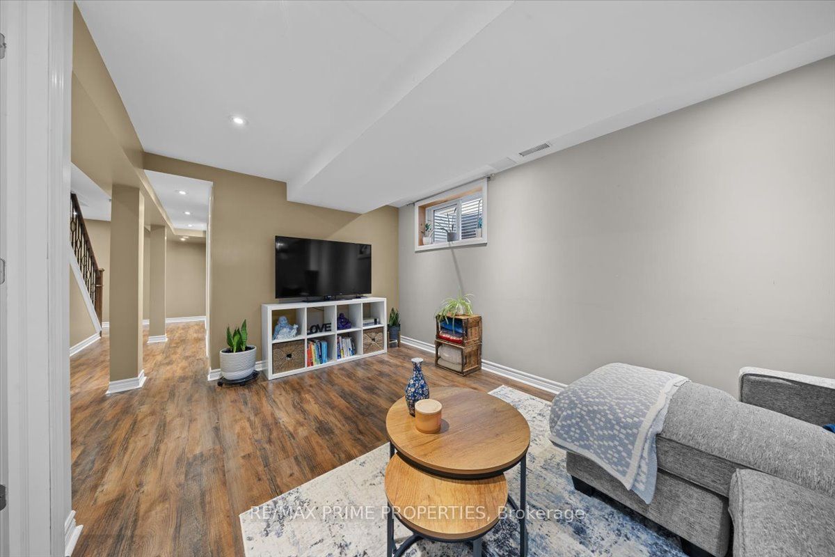 78 Fieldgate Drive Property Photo 37