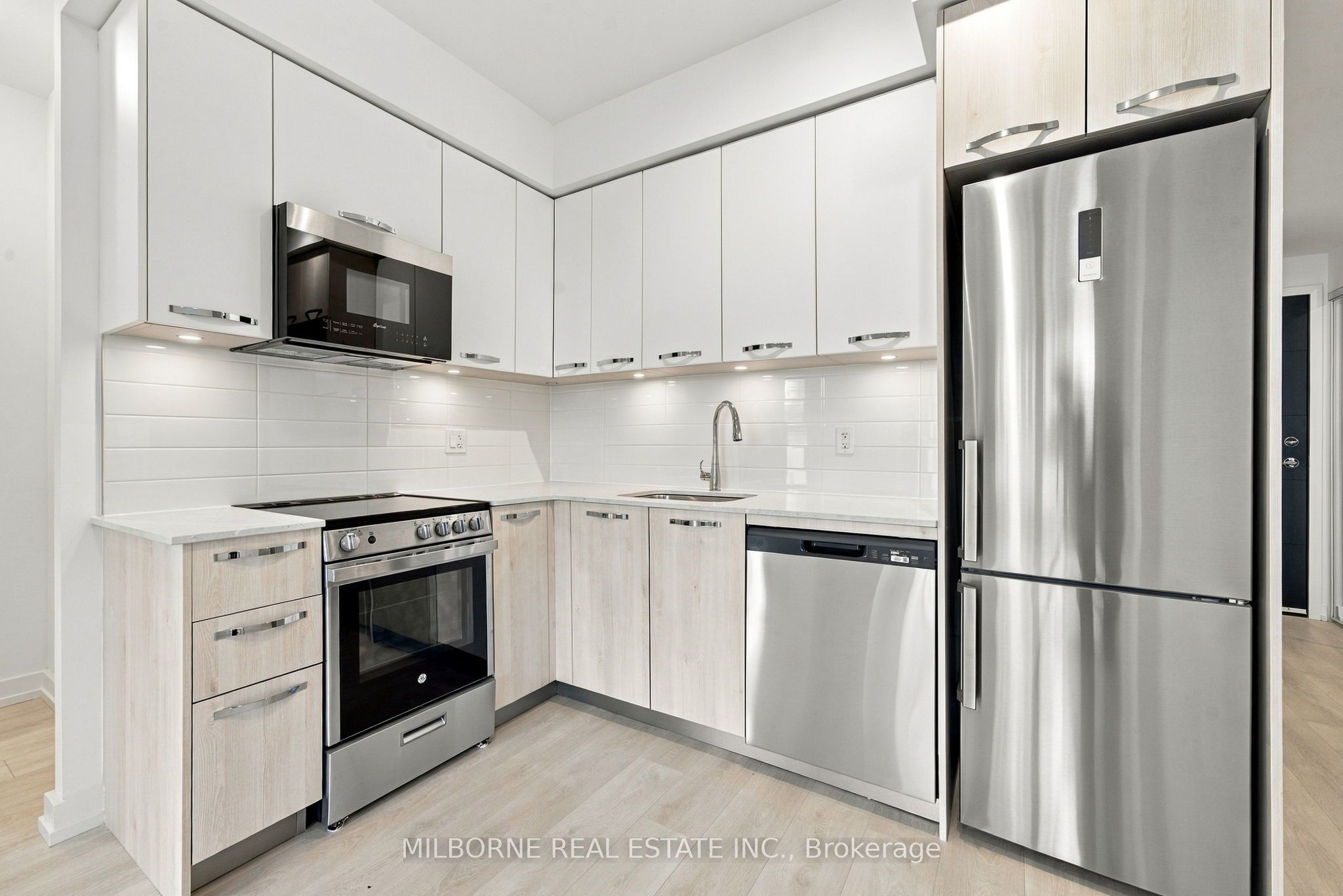 75 James Street S 513 Property Photo 1