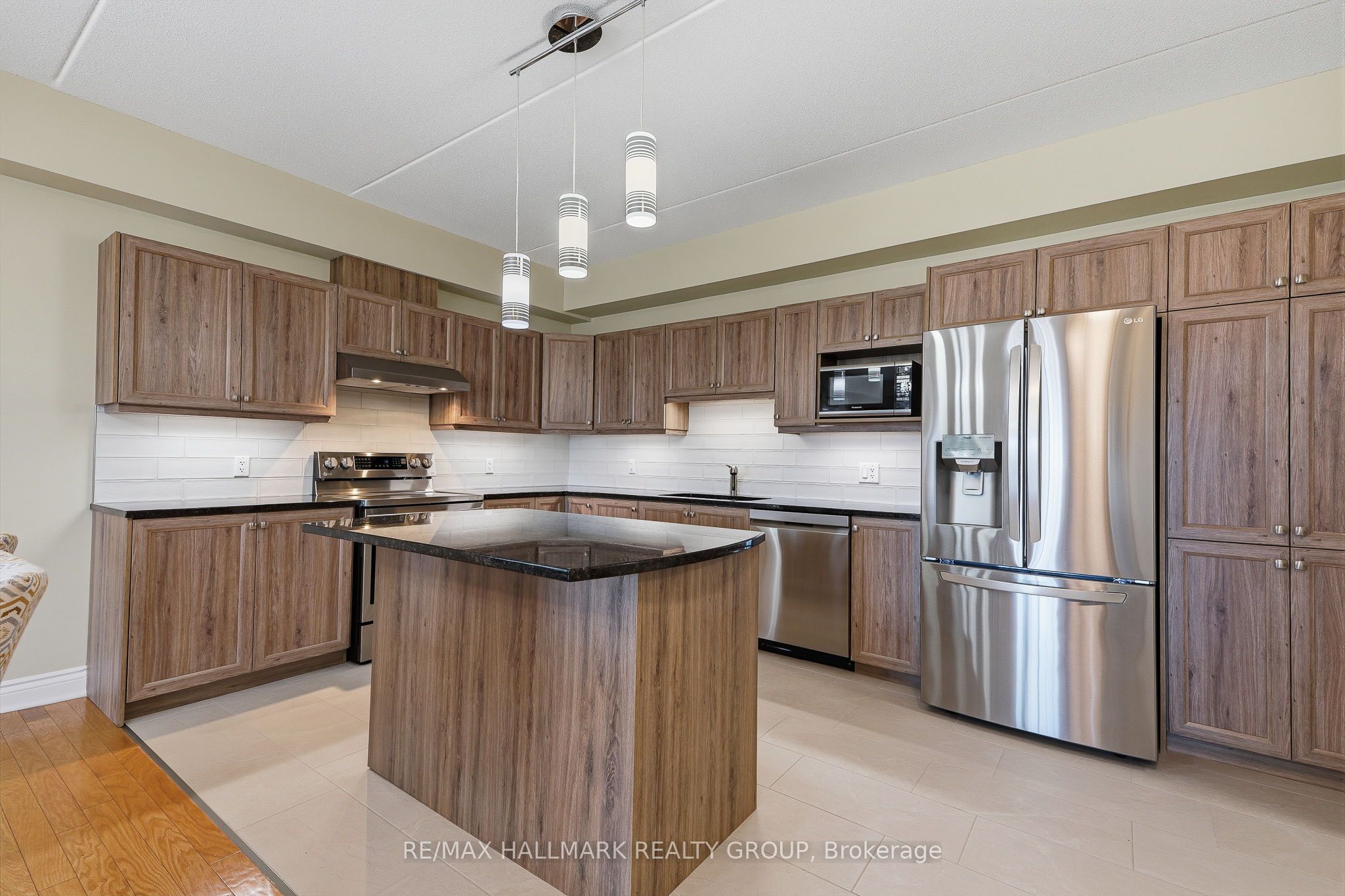 2360 Albert Street 407 Property Photo 10