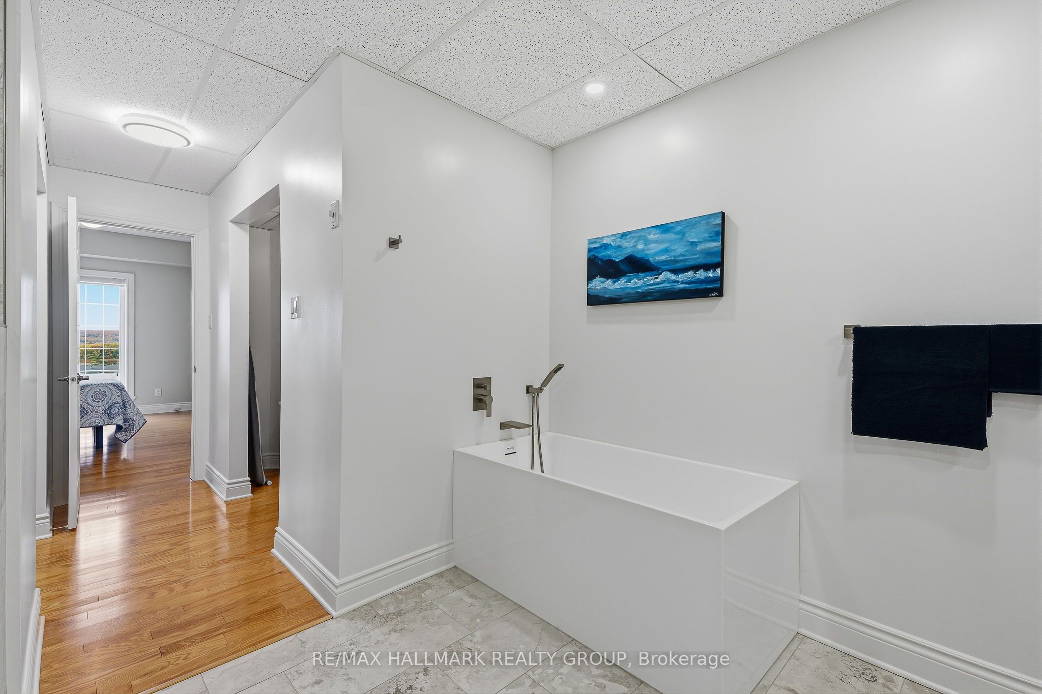 2360 Albert Street 407 Property Photo 27