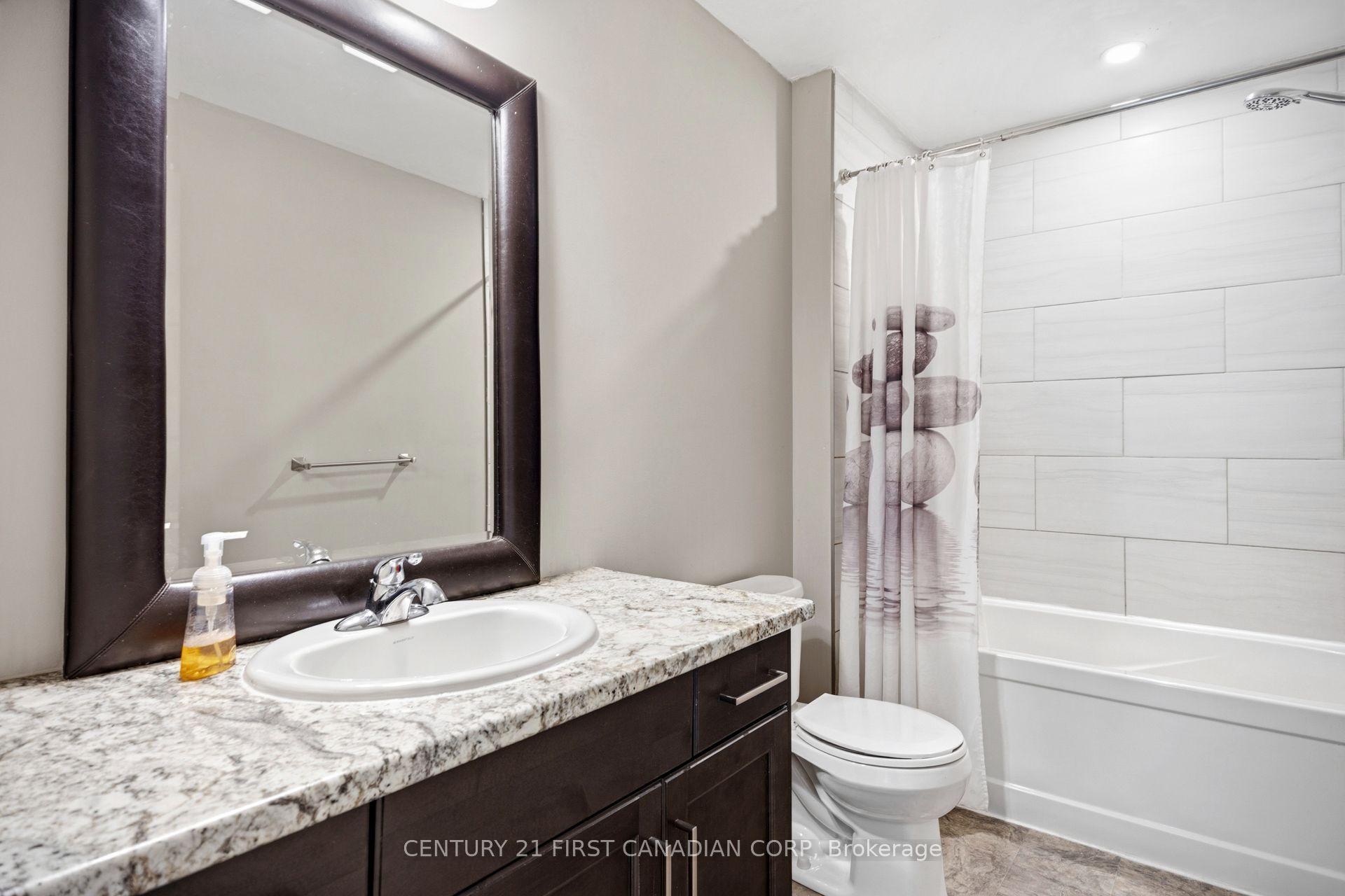 279 Oak Street Property Photo 19
