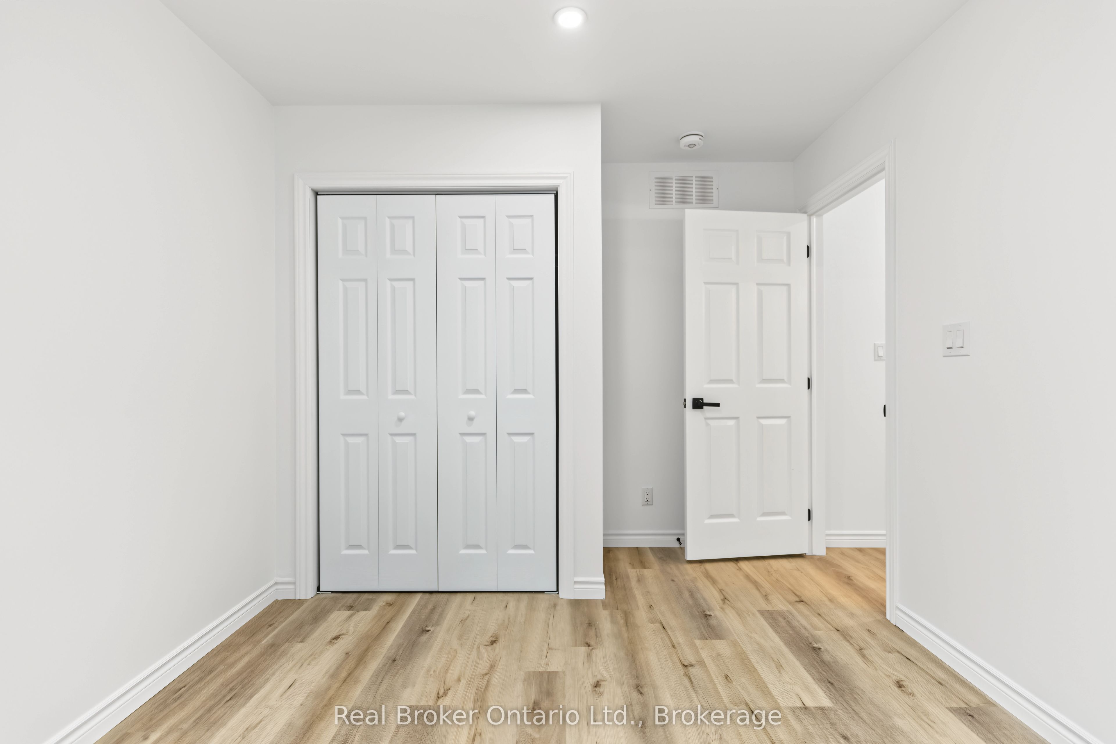 155 Canrobert Street Property Photo 32