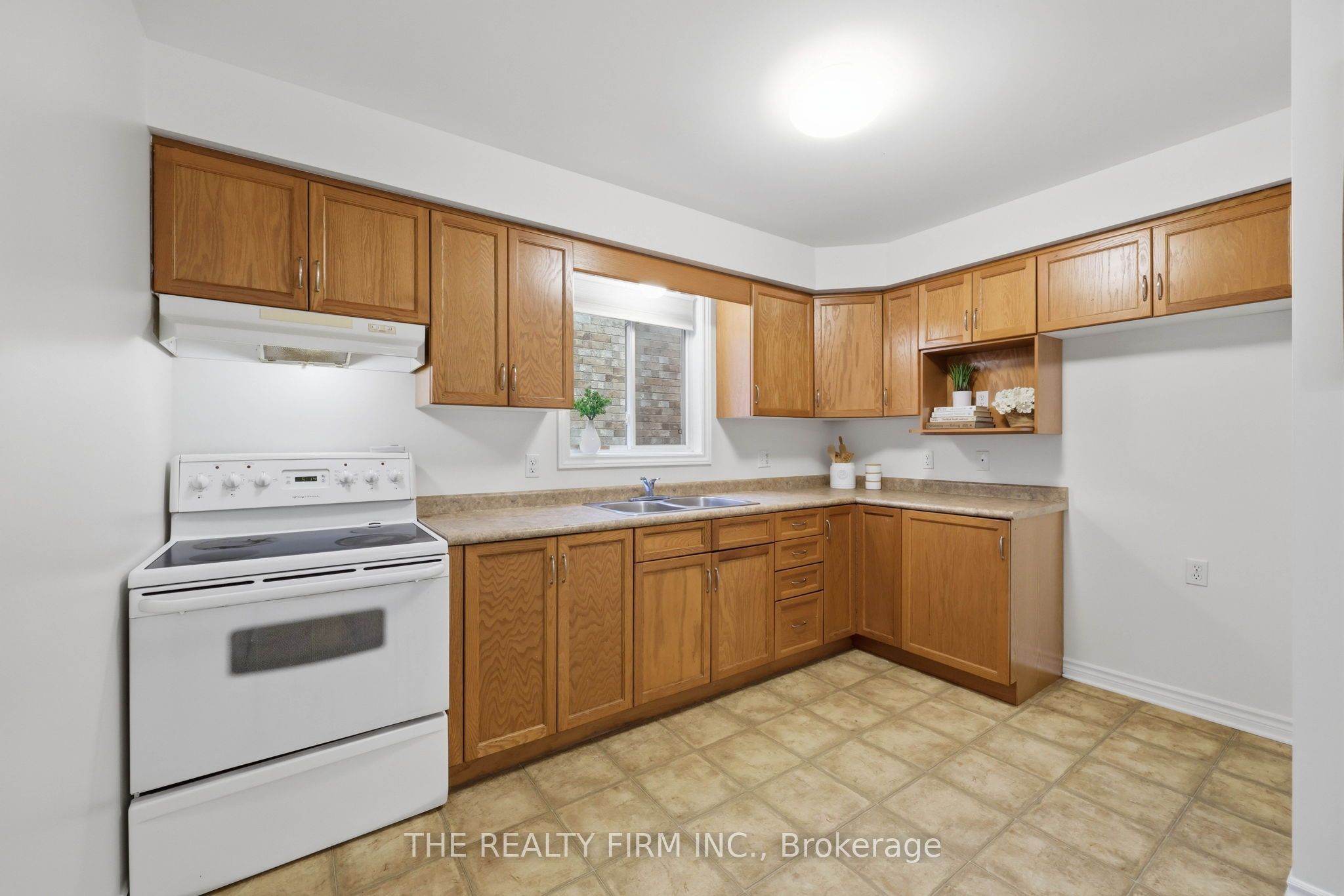 833 Capulet Lane Property Photo 12