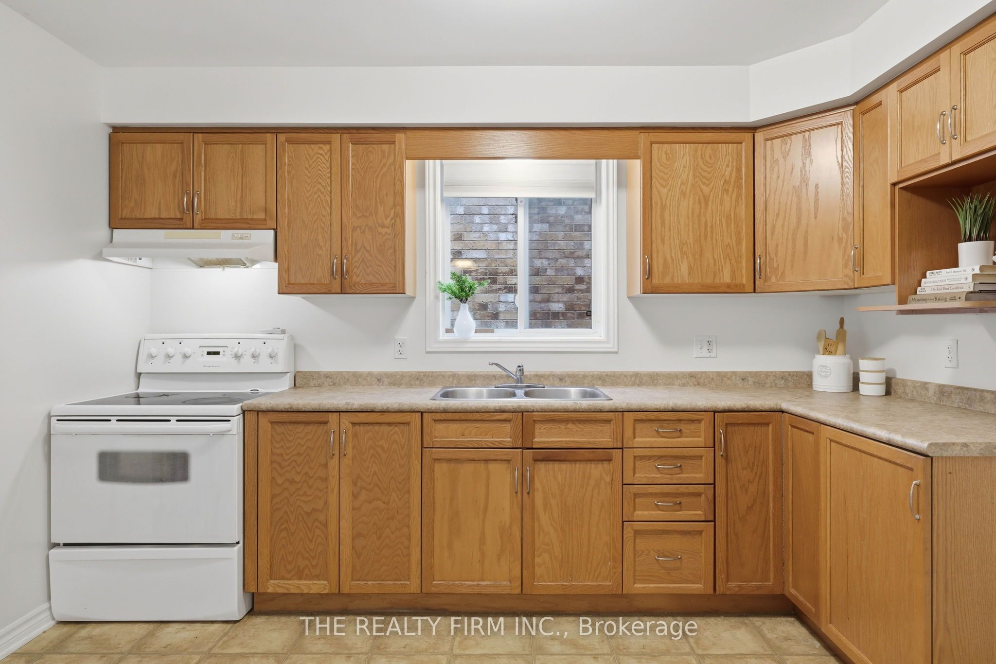 833 Capulet Lane Property Photo 14