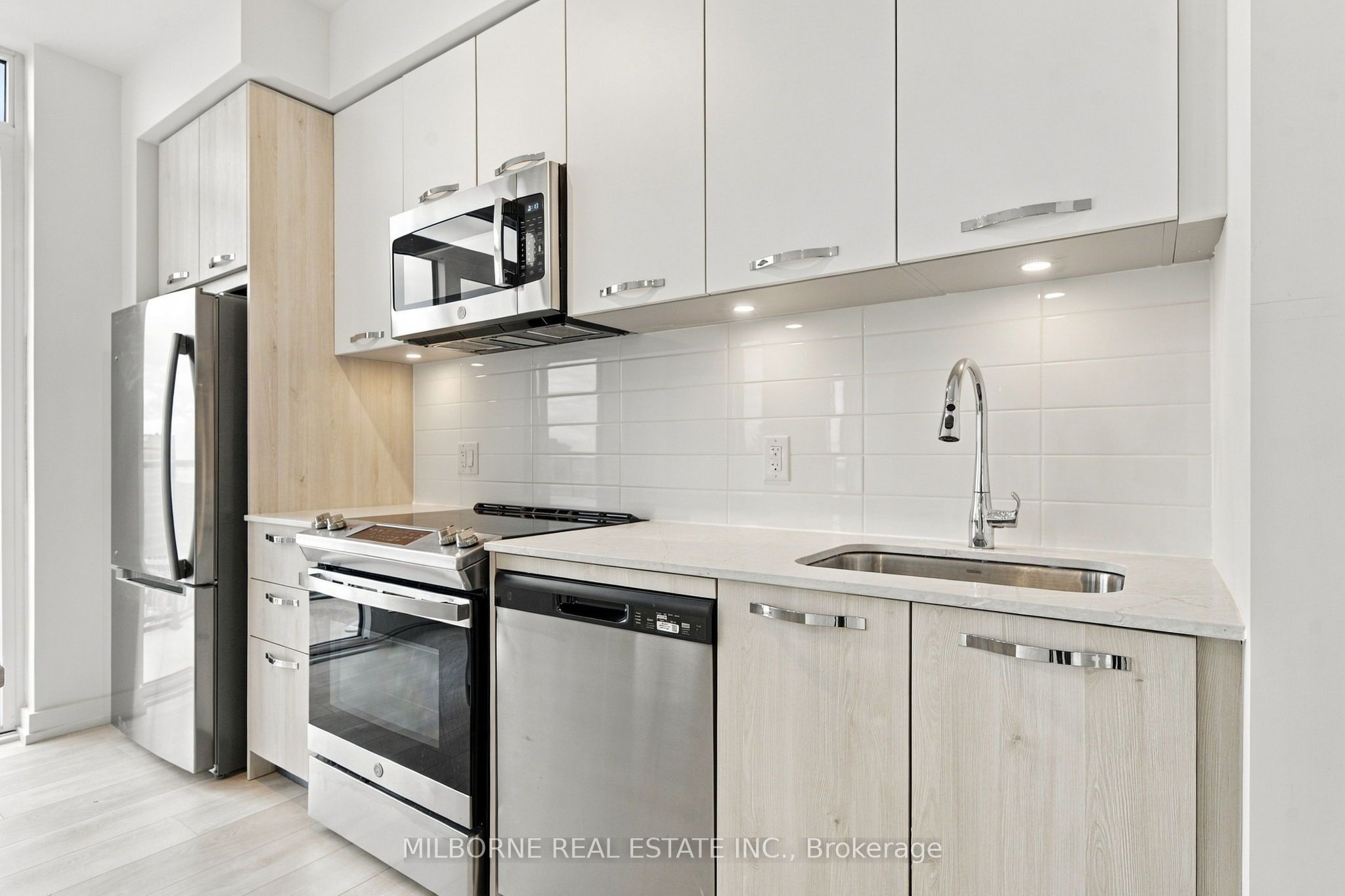 75 James Street S 1511 Property Photo 1