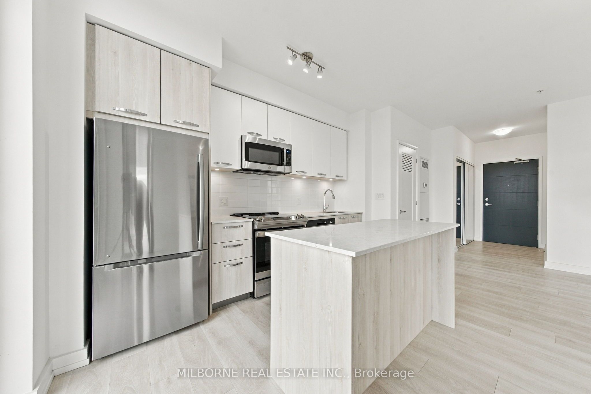 75 James Street S 1511 Property Photo 3