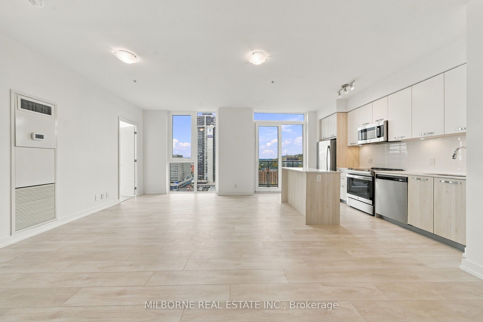 75 James Street S 1511 Property Photo 5
