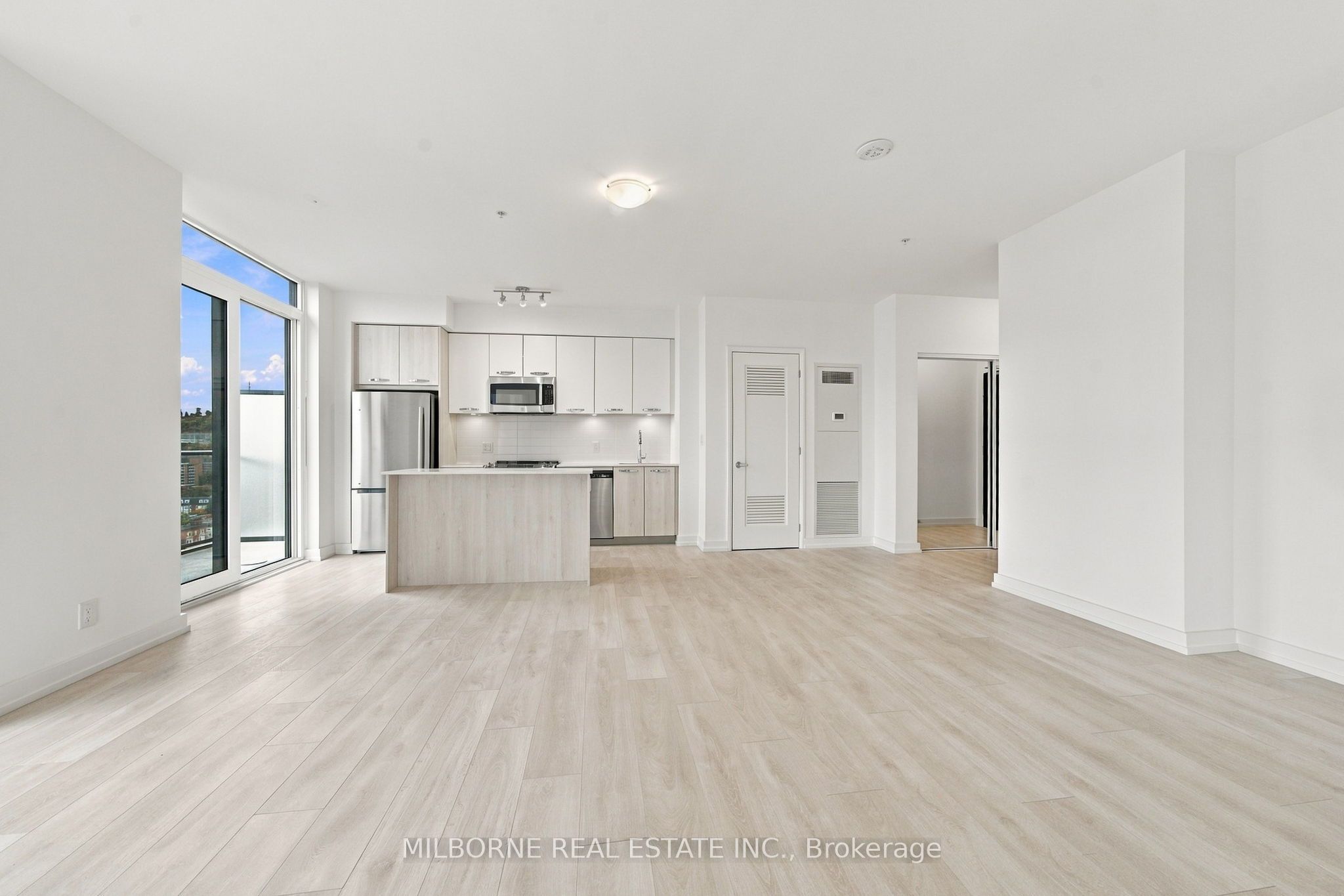 75 James Street S 1511 Property Photo 7