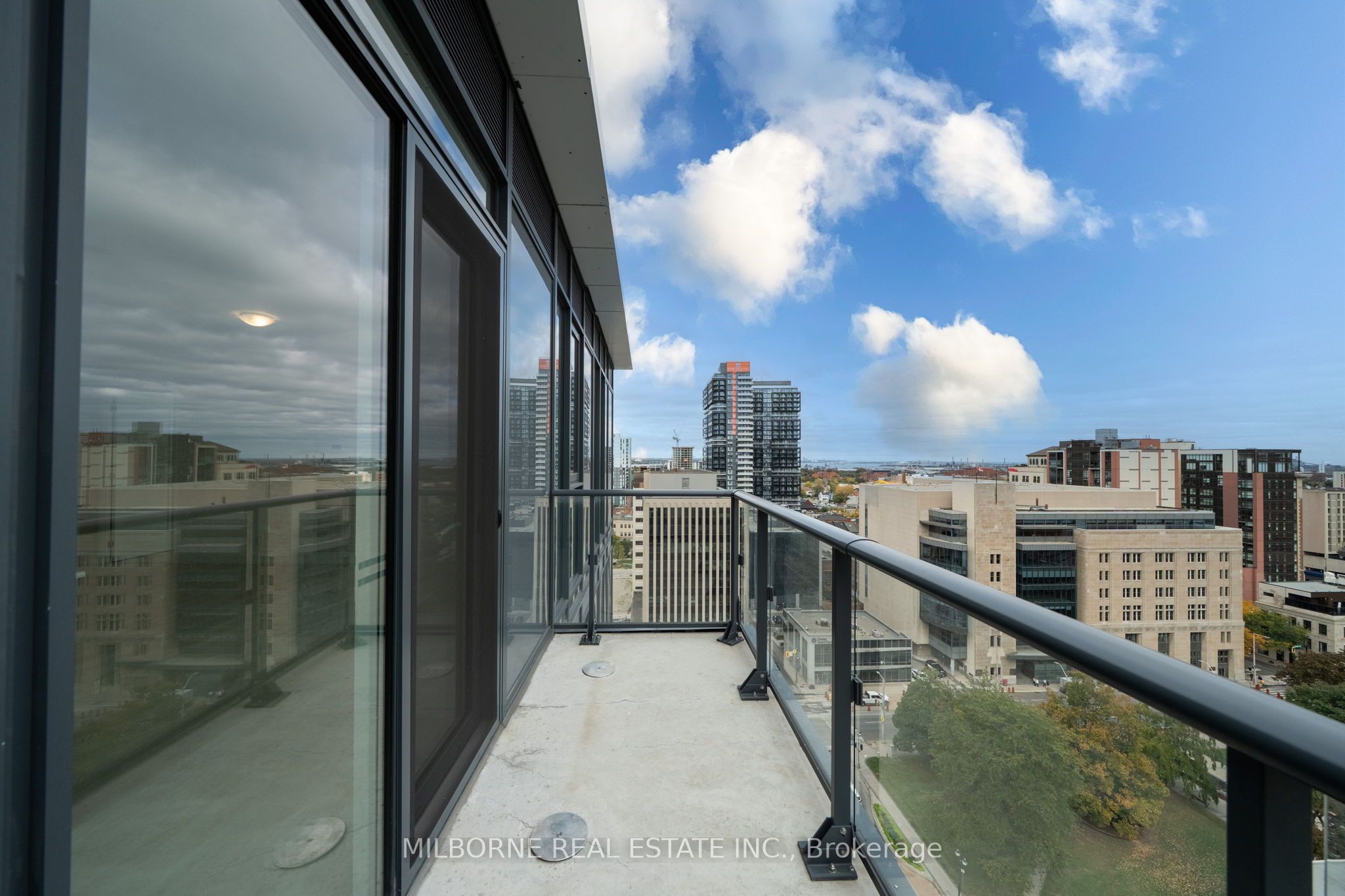 75 James Street S 1511 Property Photo 12