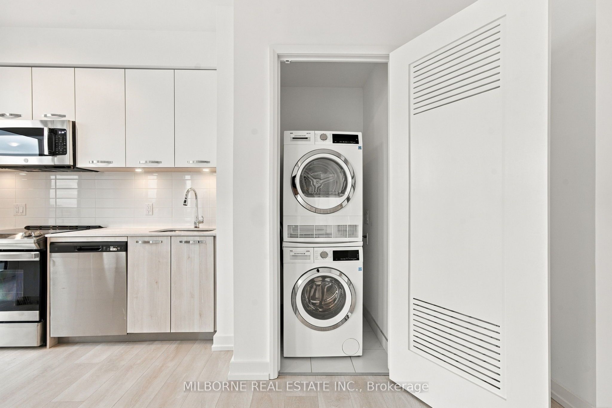 75 James Street S 1511 Property Photo 13