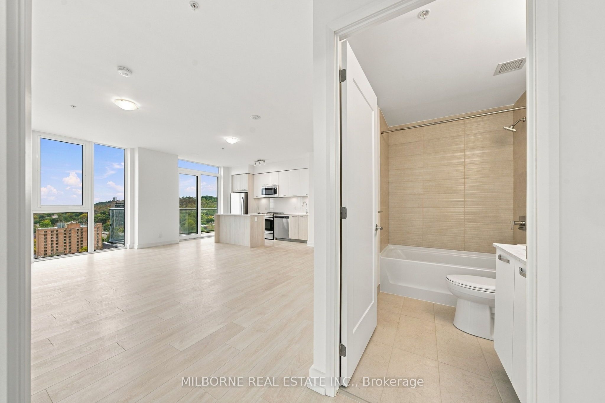 75 James Street S 1511 Property Photo 14
