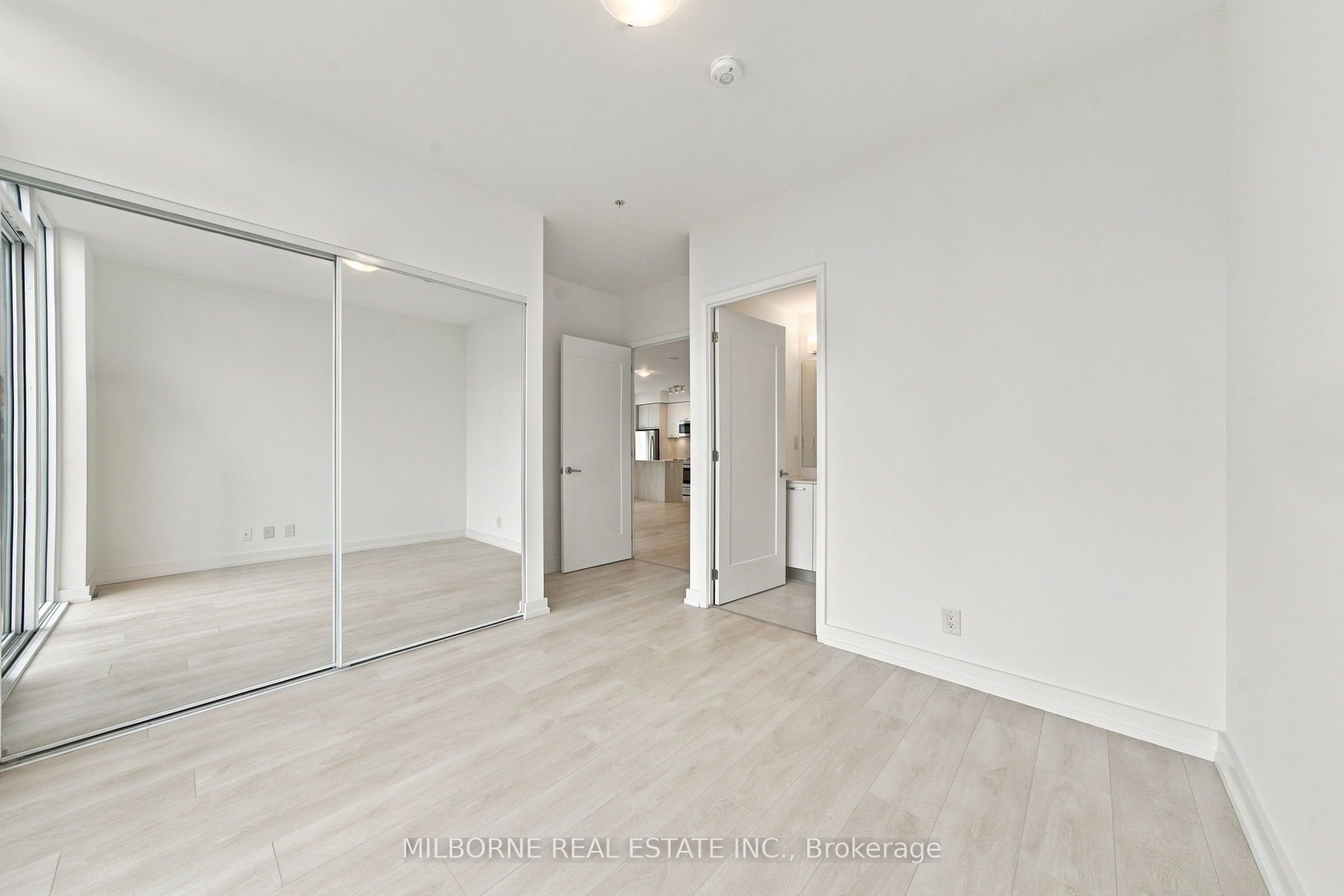 75 James Street S 1511 Property Photo 20
