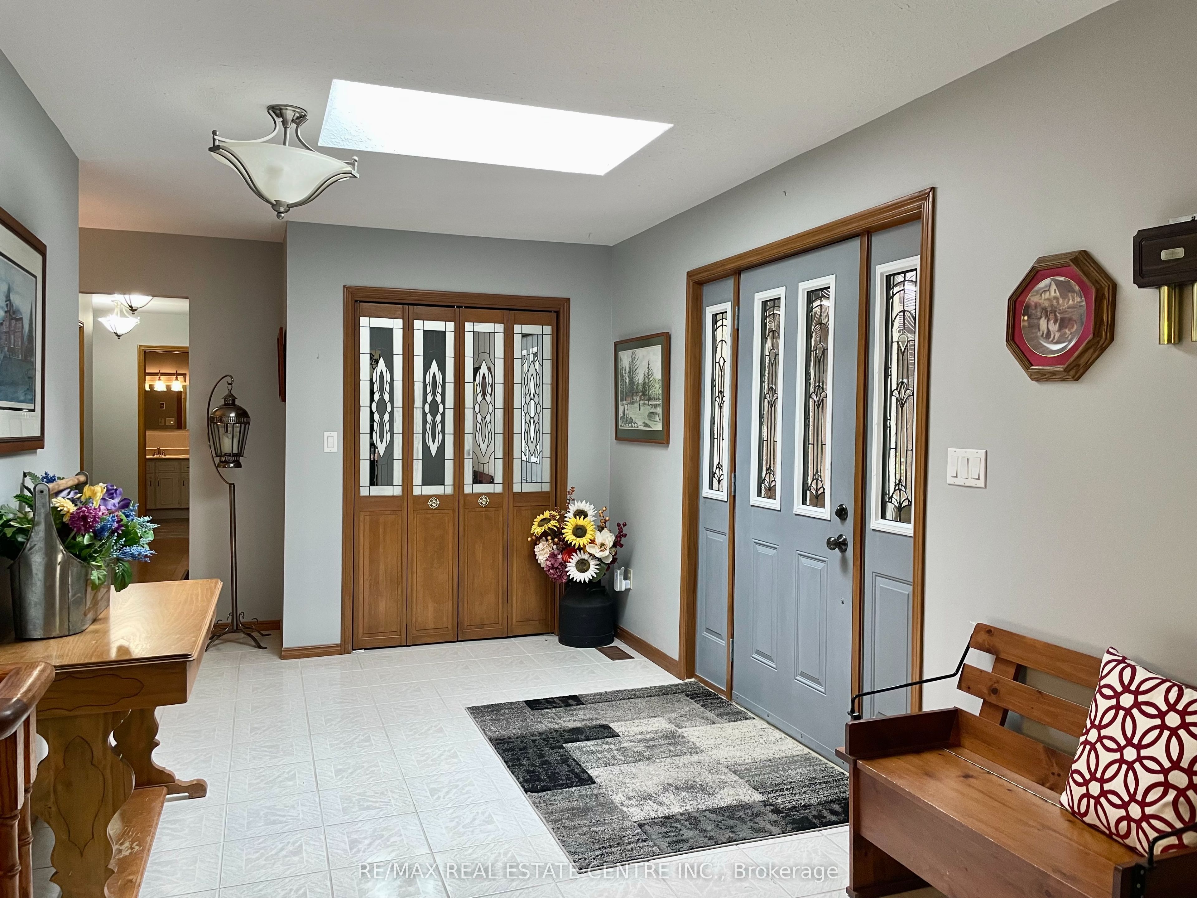 485471 30 Side Road Property Photo 4