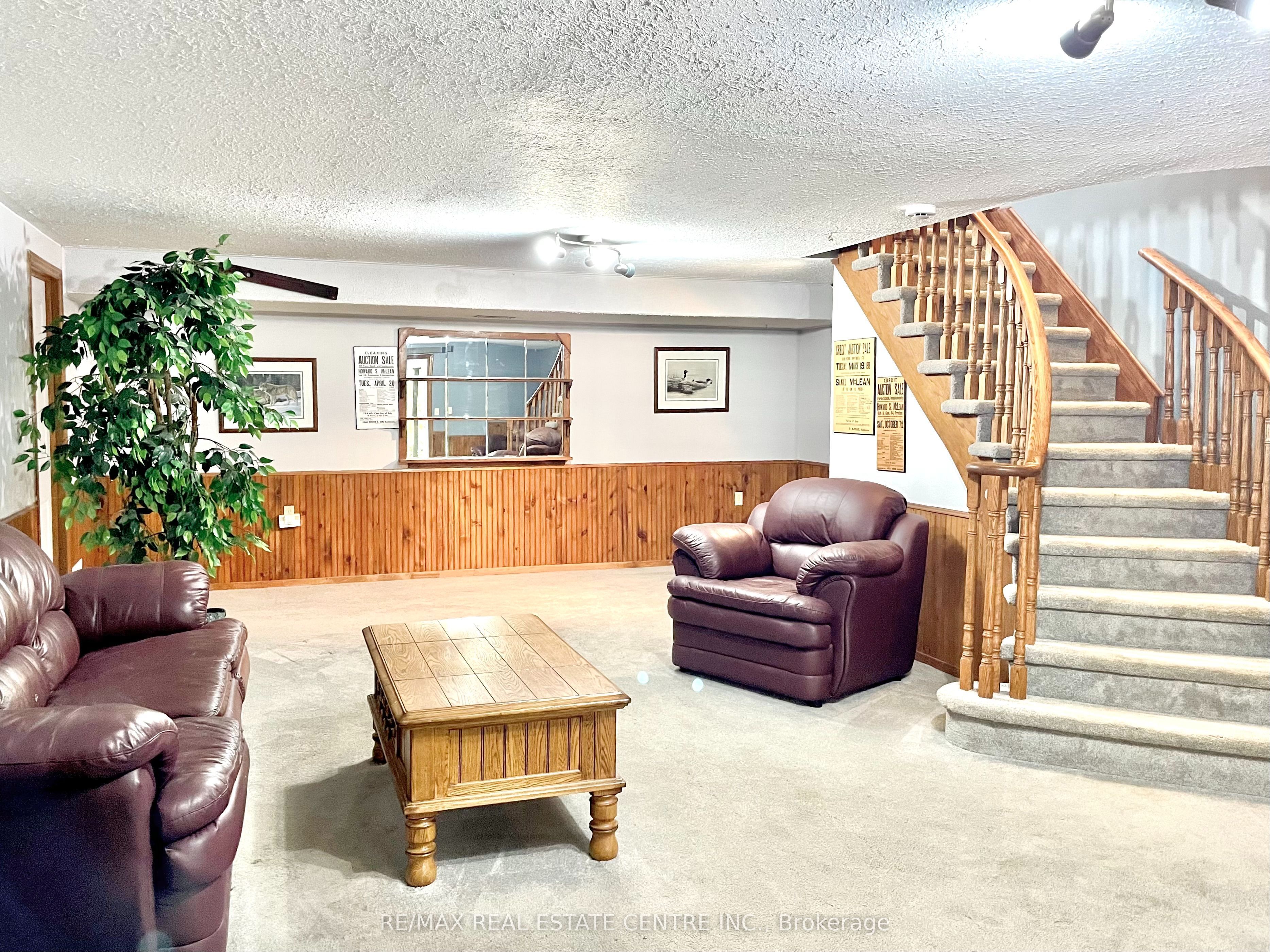 485471 30 Side Road Property Photo 30
