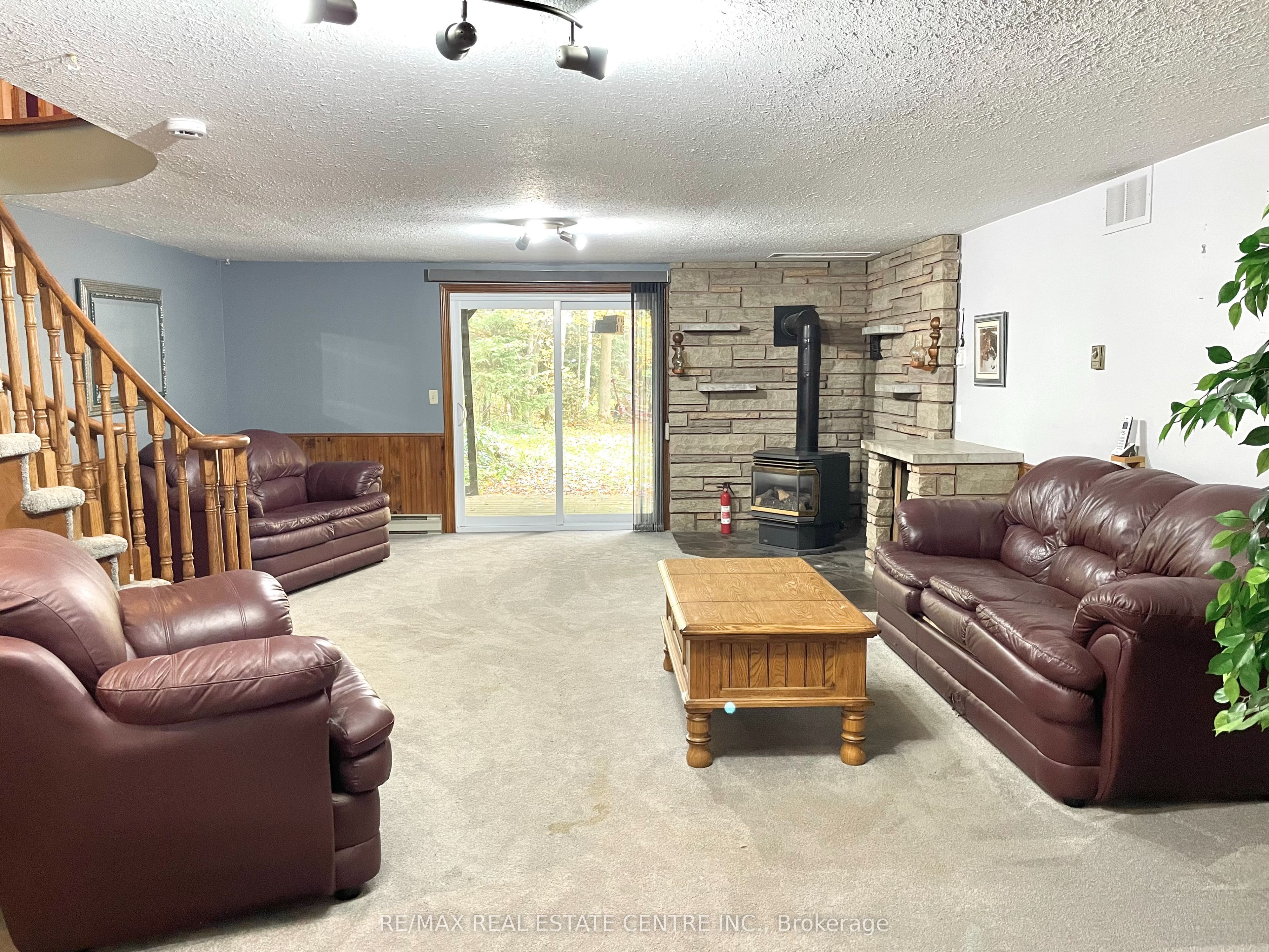 485471 30 Side Road Property Photo 31