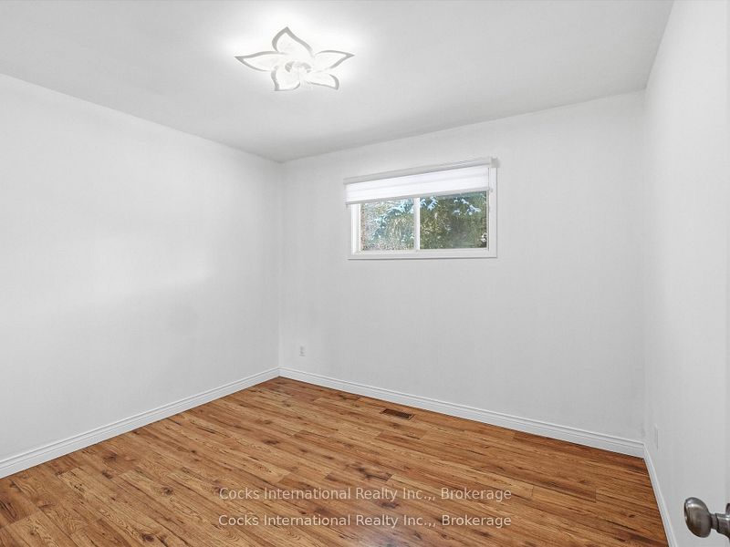 36 Susan Street W Property Photo 14
