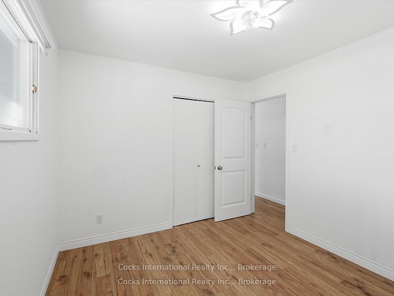 36 Susan Street W Property Photo 15