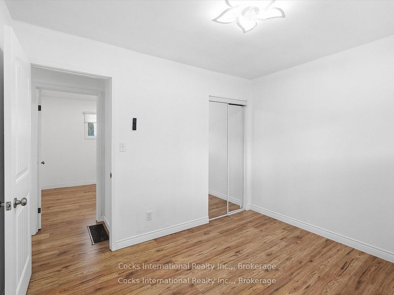 36 Susan Street W Property Photo 20