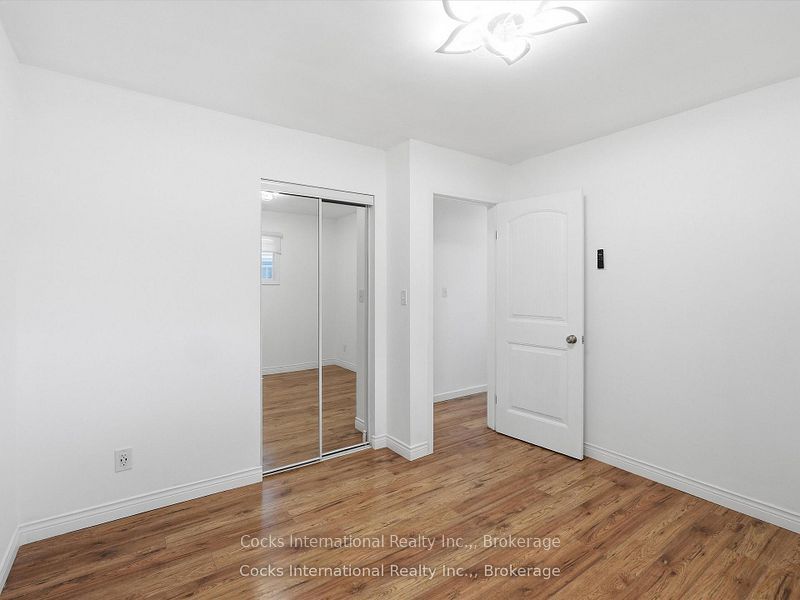 36 Susan Street W Property Photo 23