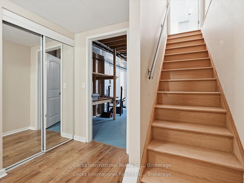 36 Susan Street W Property Photo 24