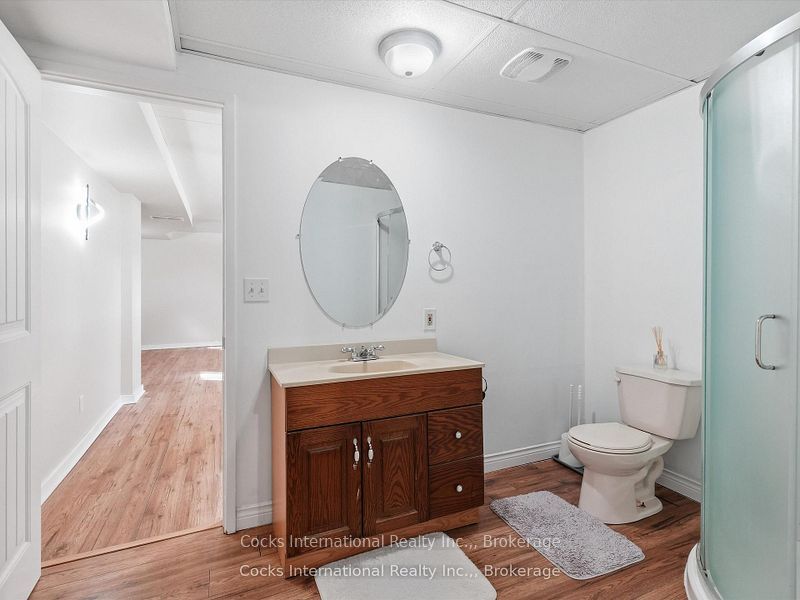 36 Susan Street W Property Photo 29