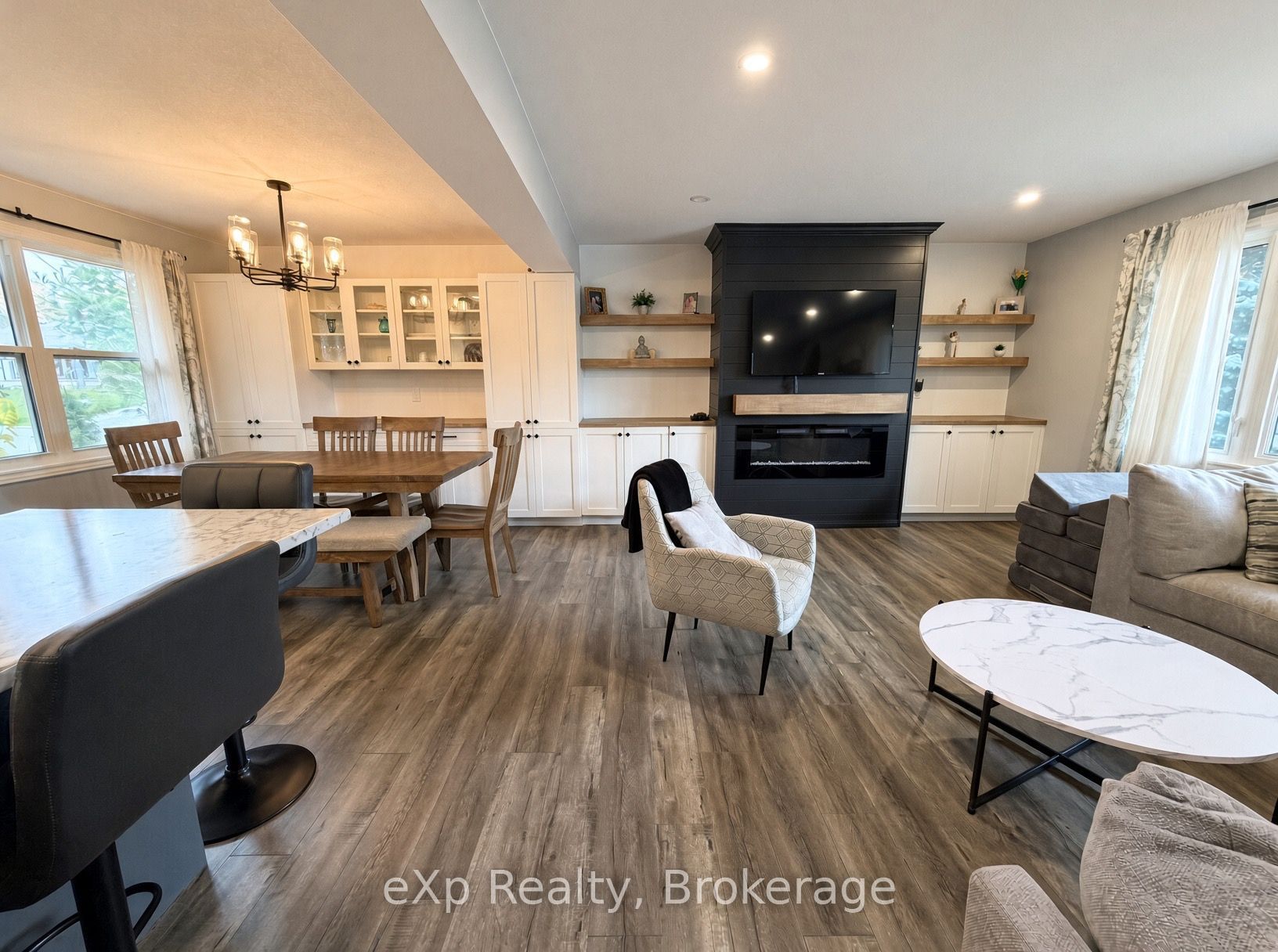 271 Thomas Street Property Photo 5