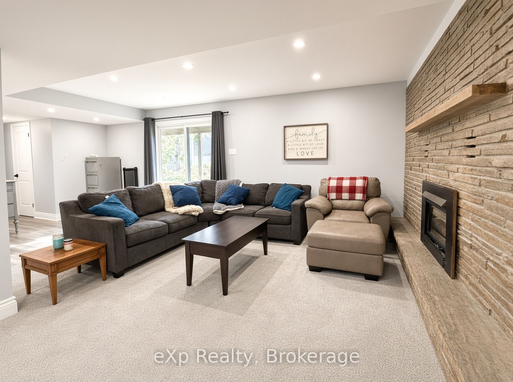 271 Thomas Street Property Photo 20