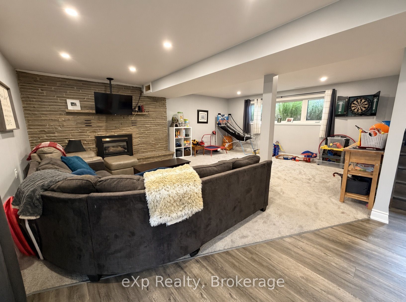 271 Thomas Street Property Photo 21
