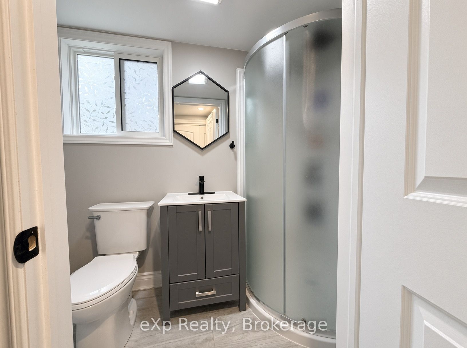 271 Thomas Street Property Photo 24