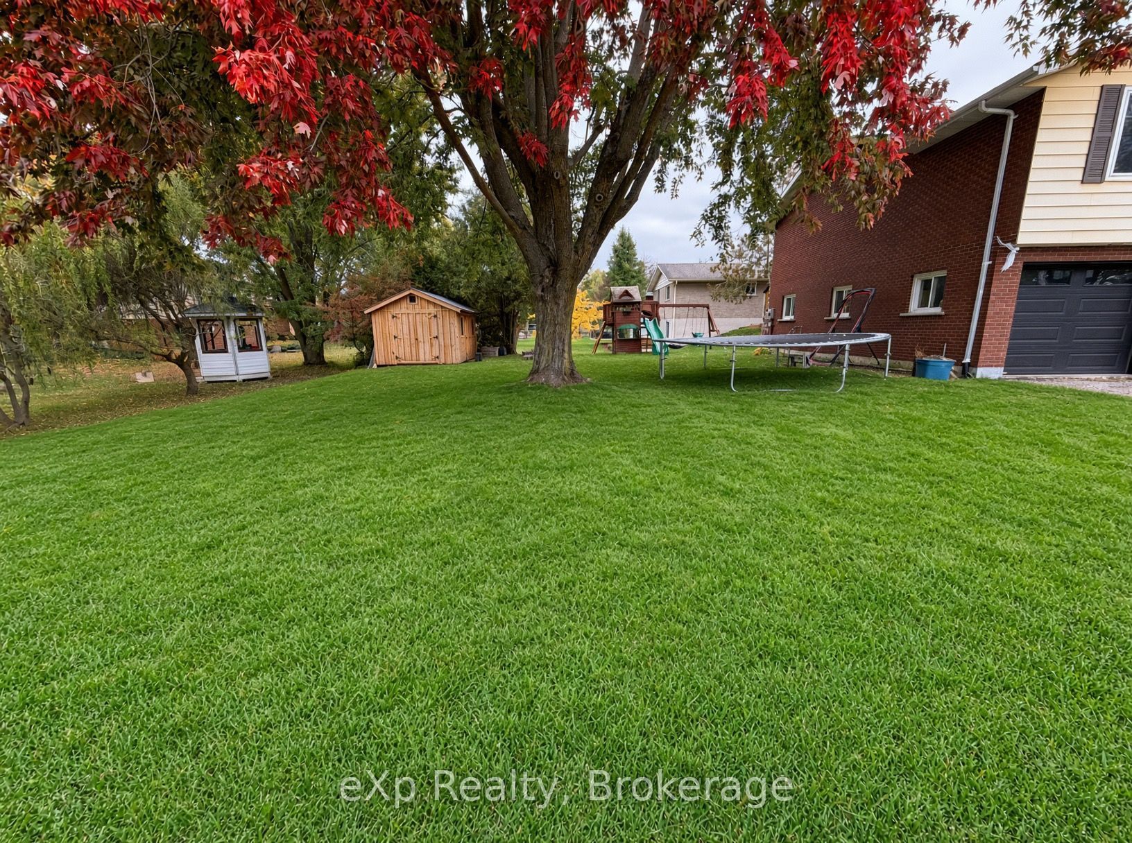 271 Thomas Street Property Photo 25