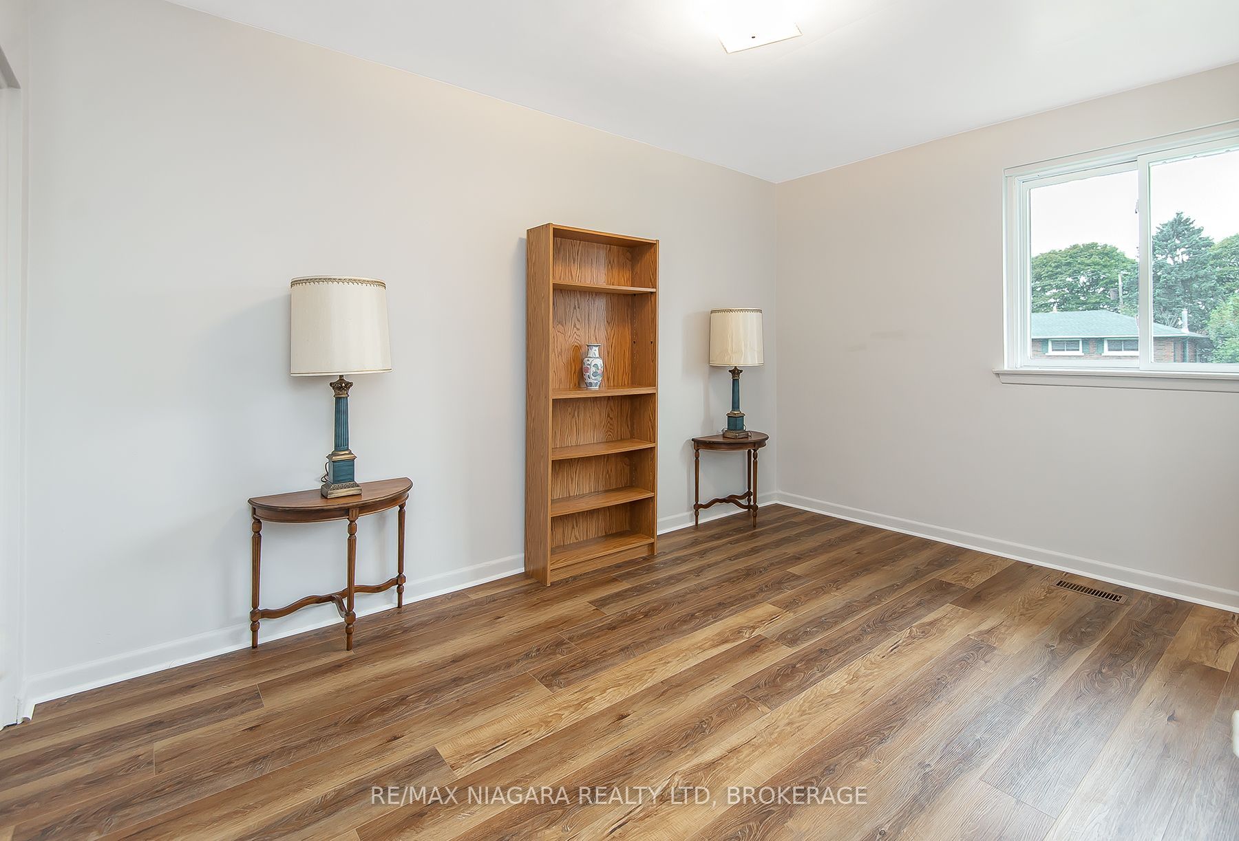 10 First Avenue Property Photo 23