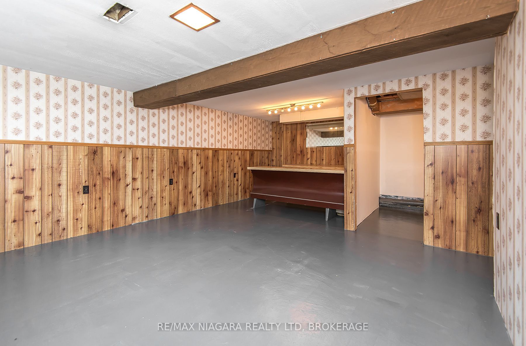 10 First Avenue Property Photo 31