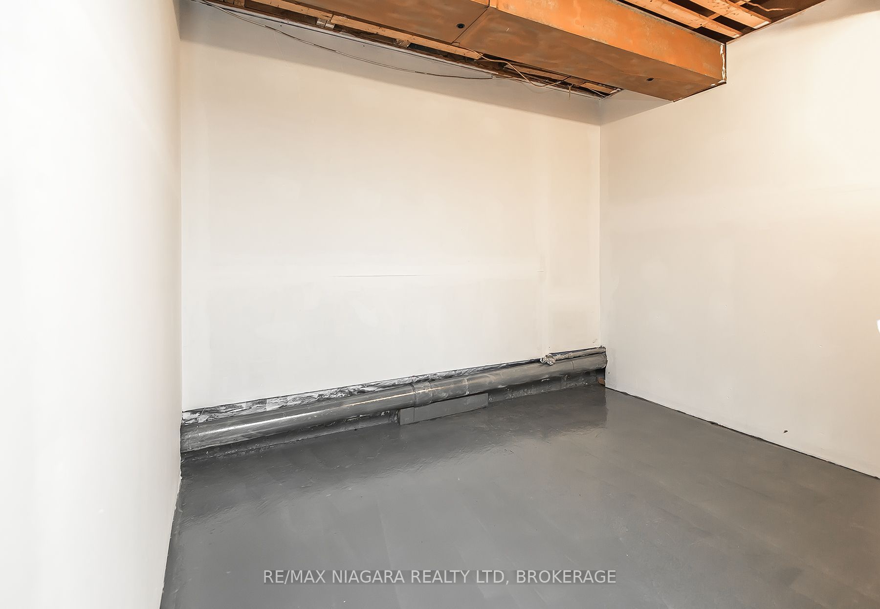 10 First Avenue Property Photo 33