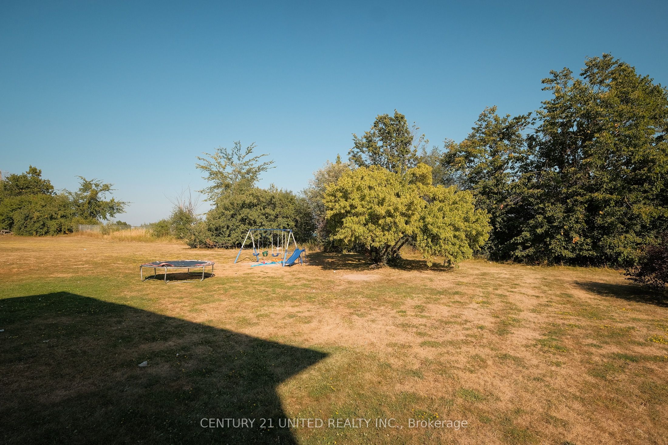 546 Crystal Drive Property Photo 4