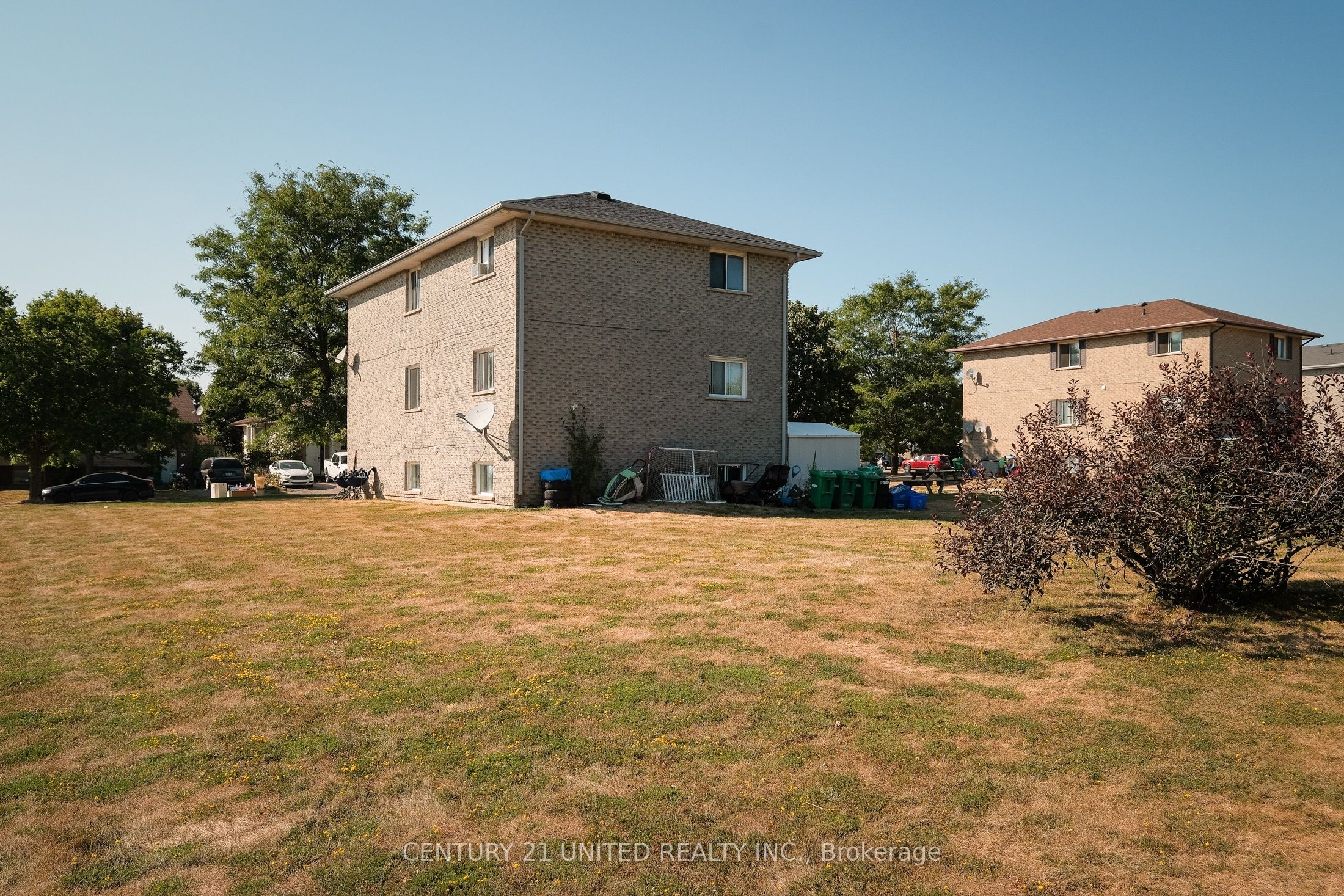 546 Crystal Drive Property Photo 6