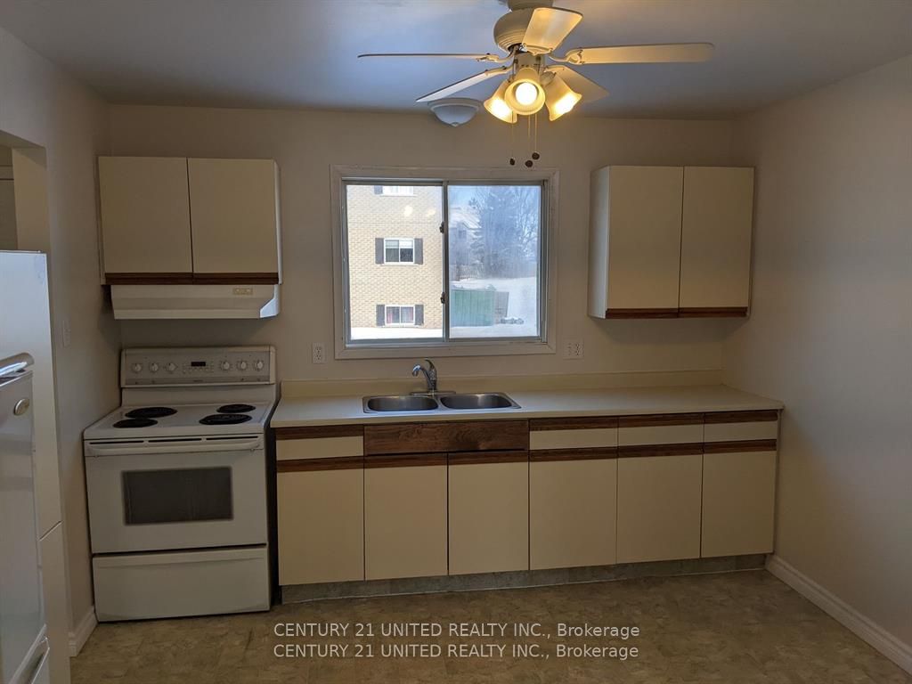 546 Crystal Drive Property Photo 9