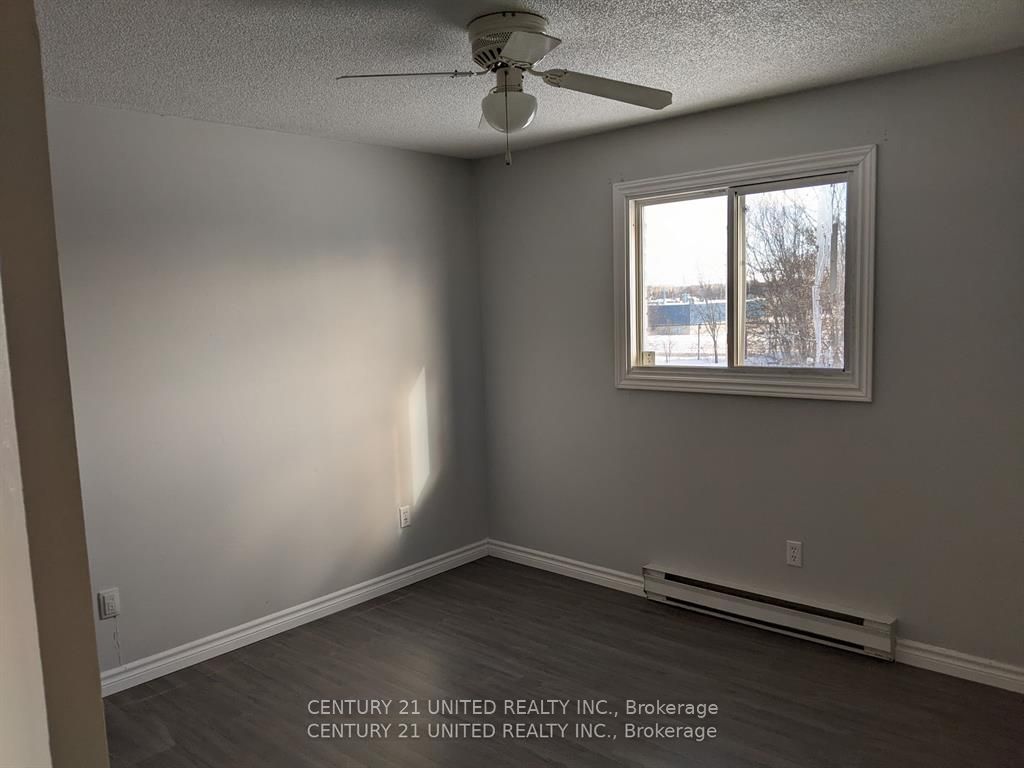 546 Crystal Drive Property Photo 12