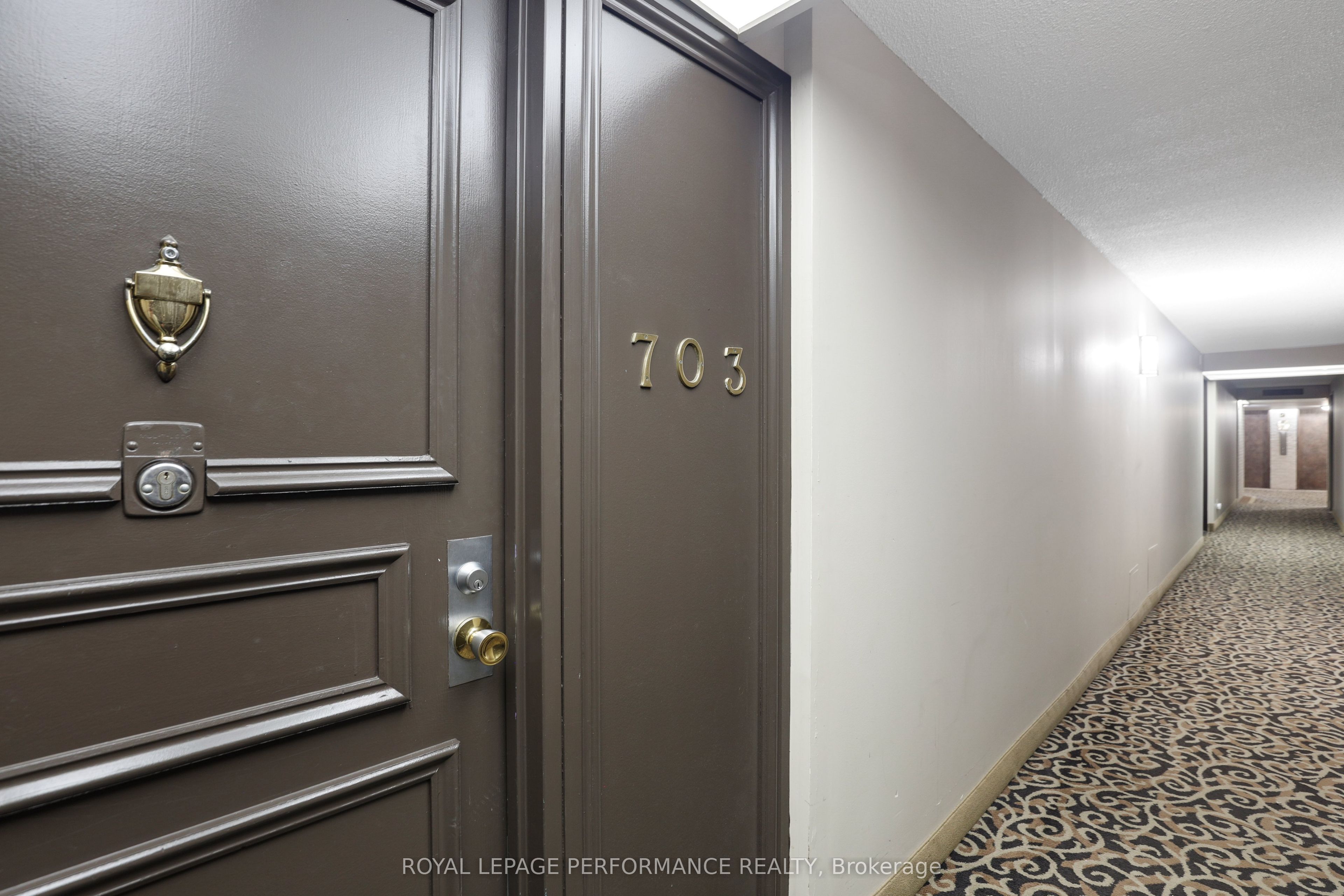 1081 Ambleside Drive 703 Property Photo 5