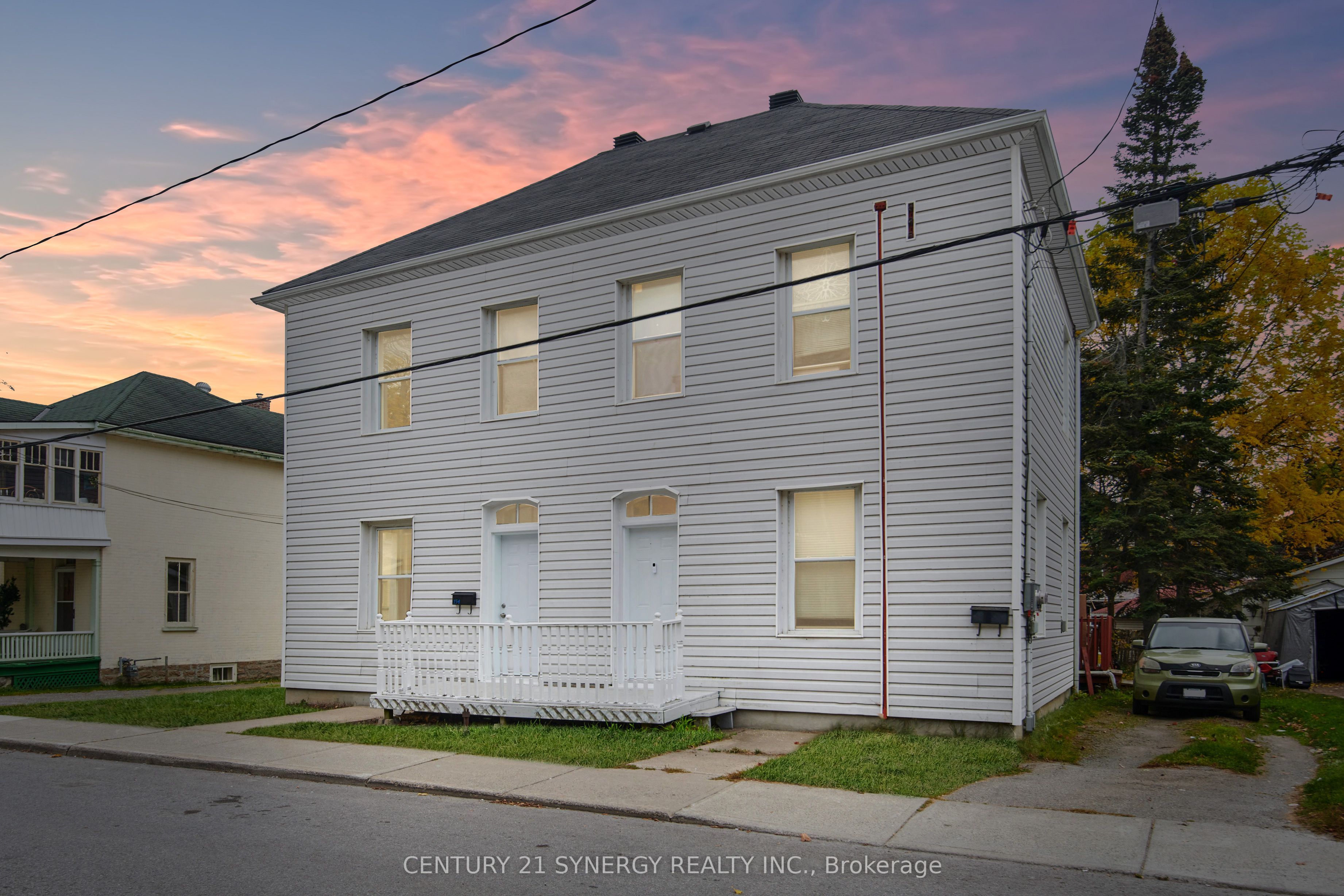 154-156 Beckwith Street N Property Photo 2