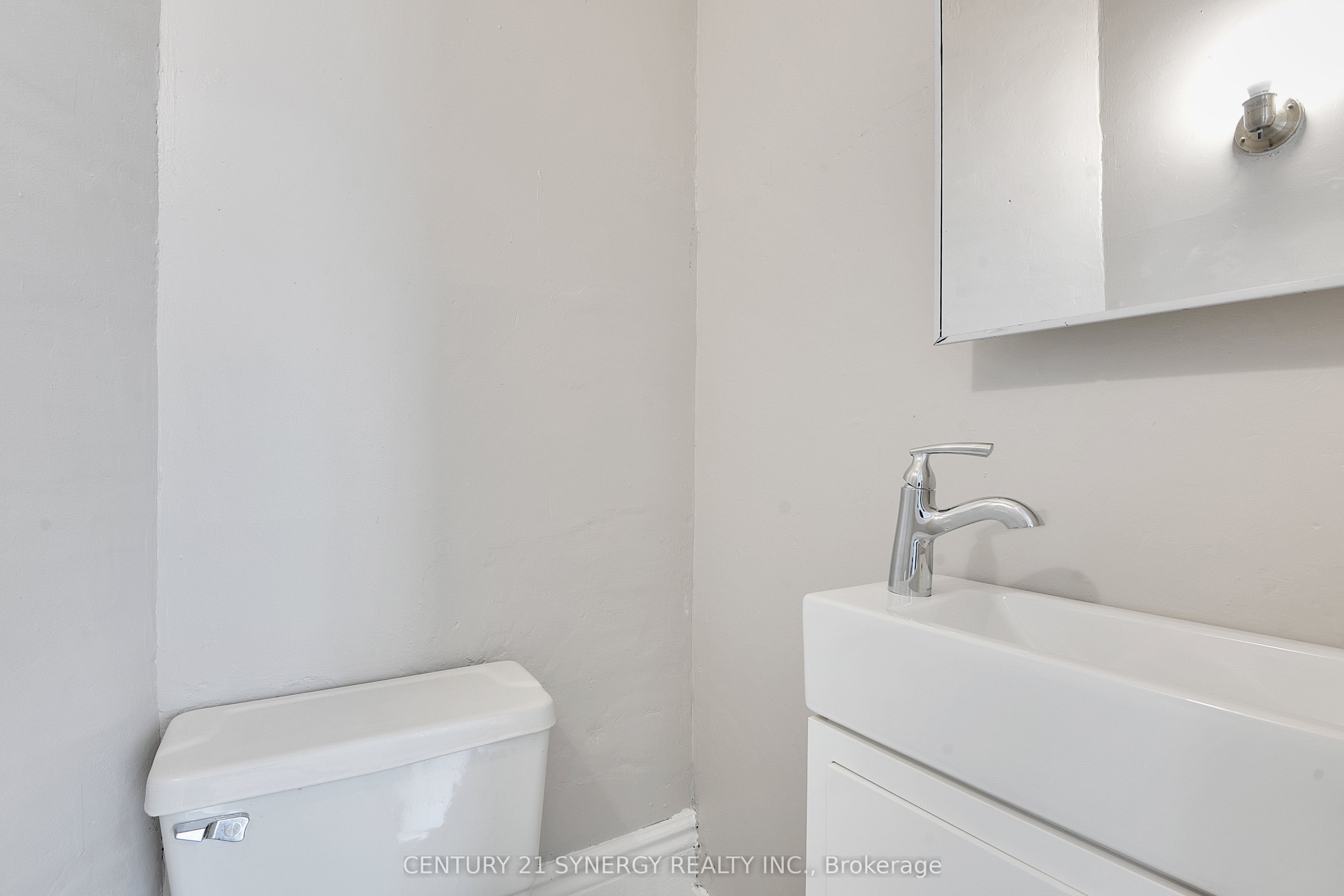 154-156 Beckwith Street N Property Photo 12